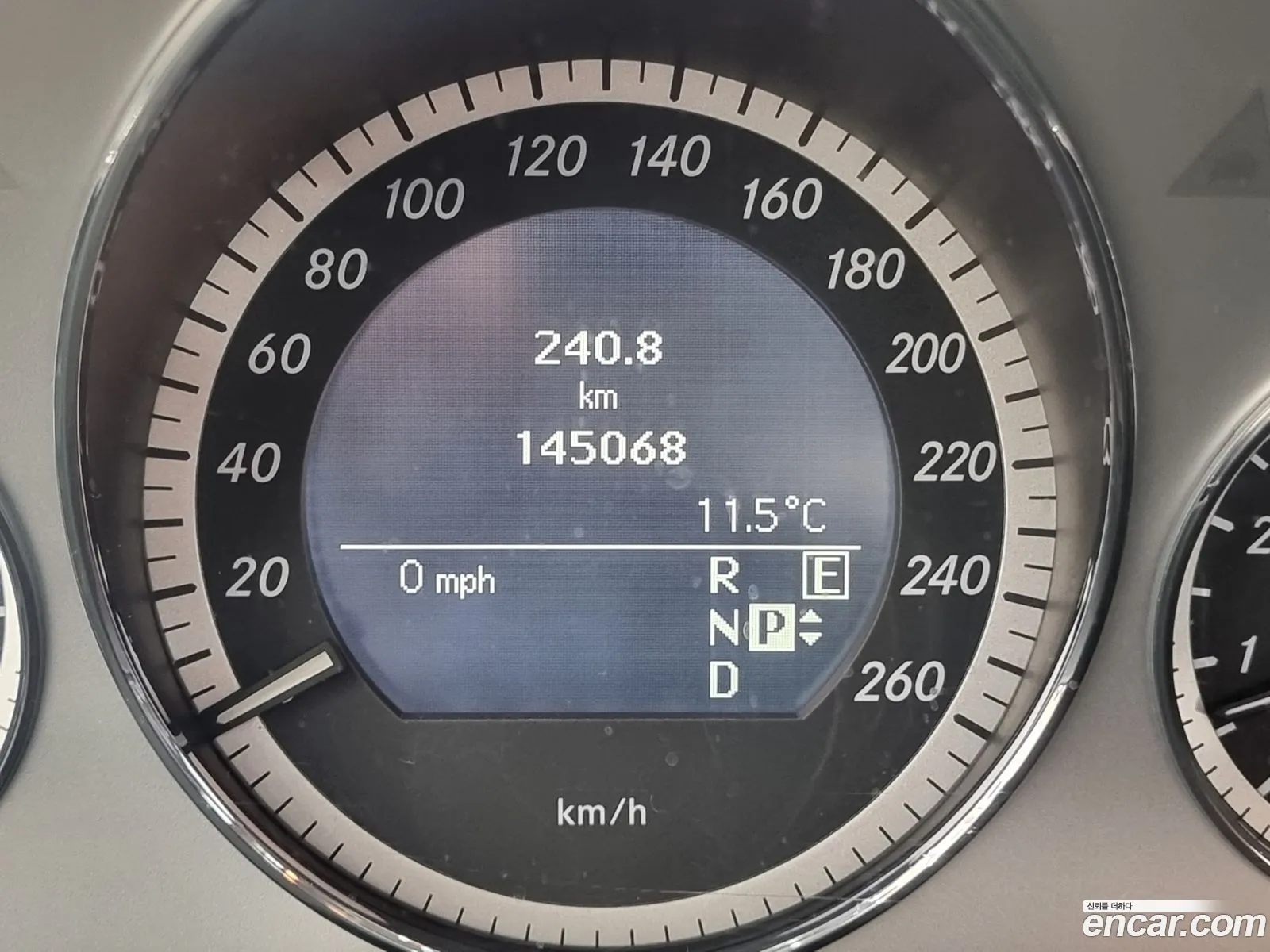Mercedes-Benz E-Class W212 2011 — 14