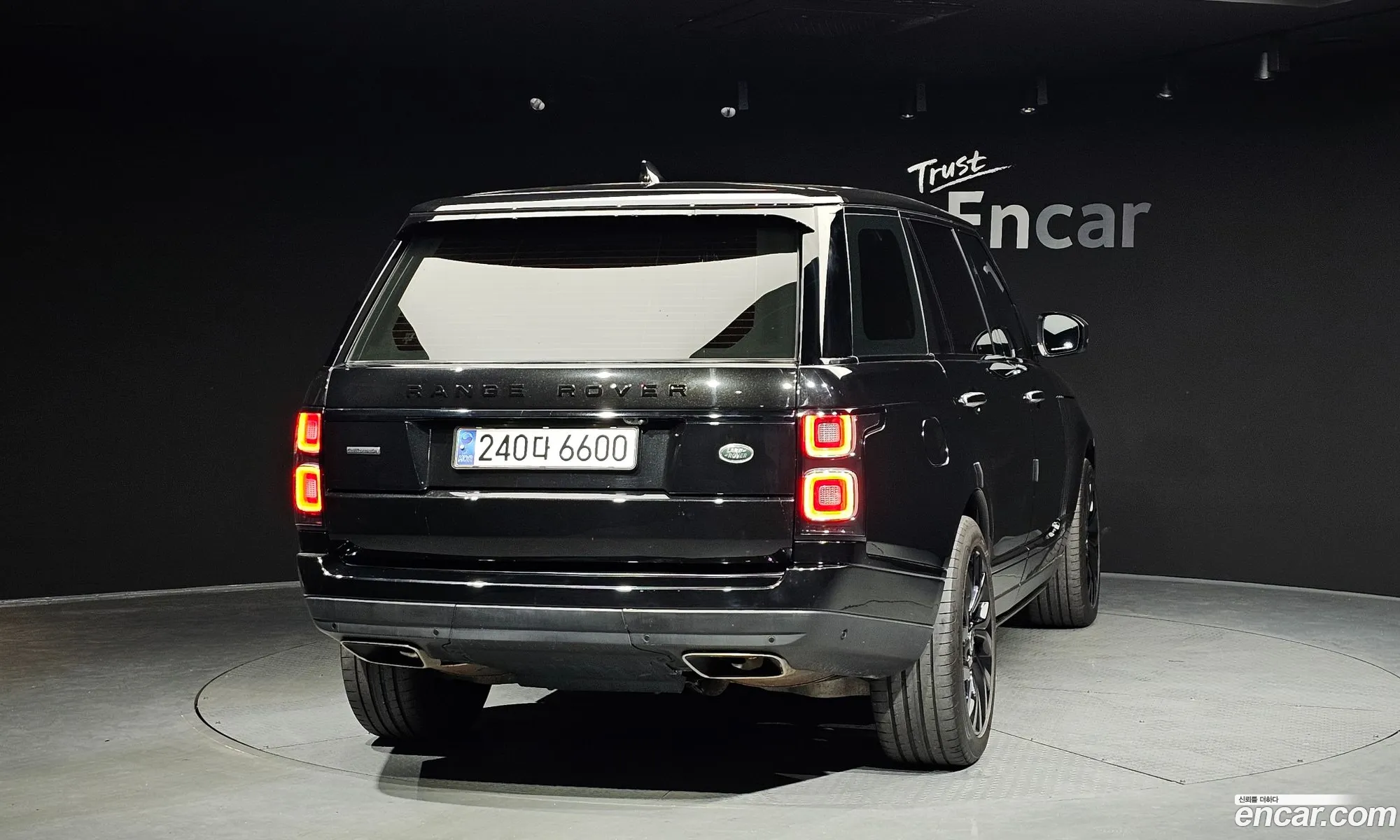 Land Rover Range Rover 2018 SALGA3BE8JA513653 — 3