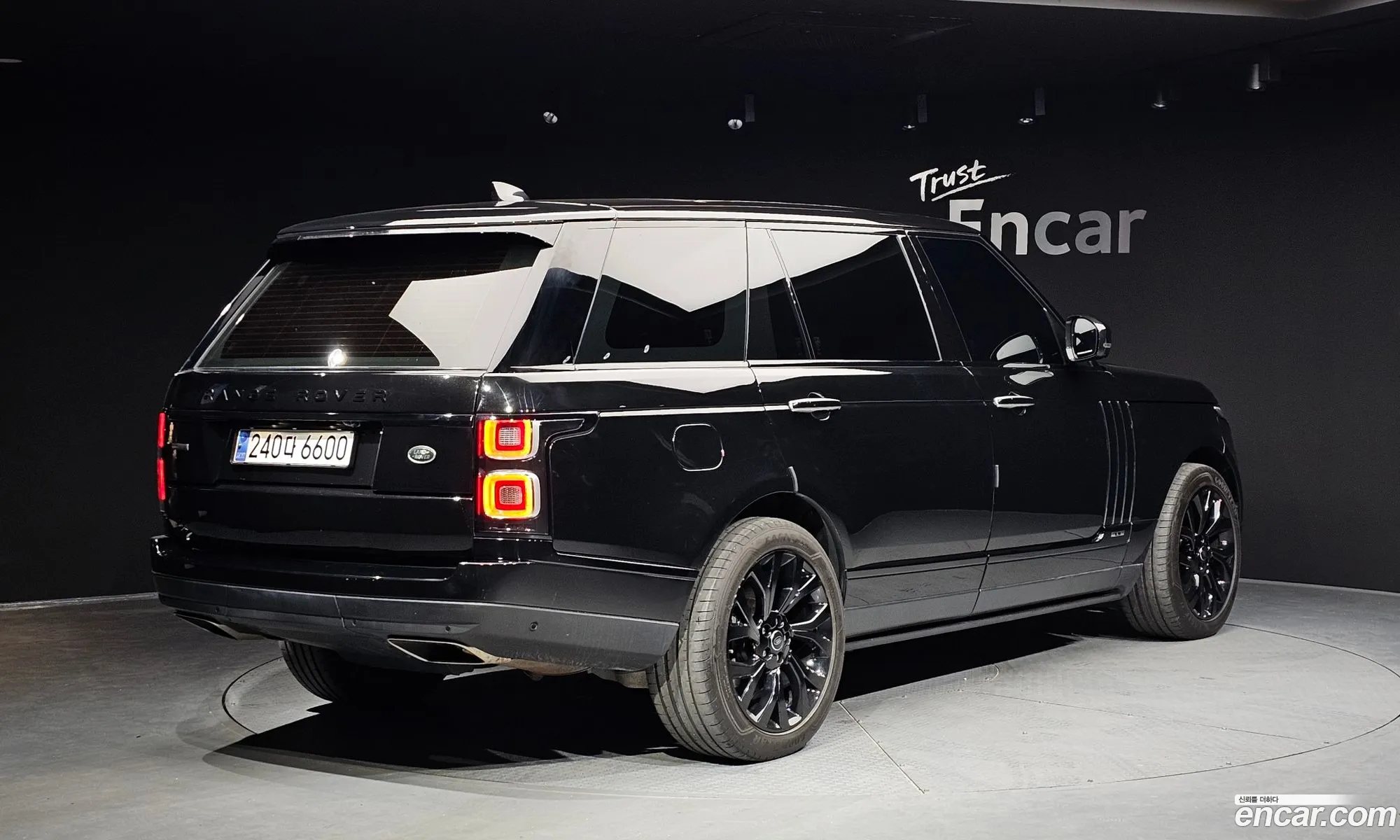 Land Rover Range Rover 2018 SALGA3BE8JA513653 — 16