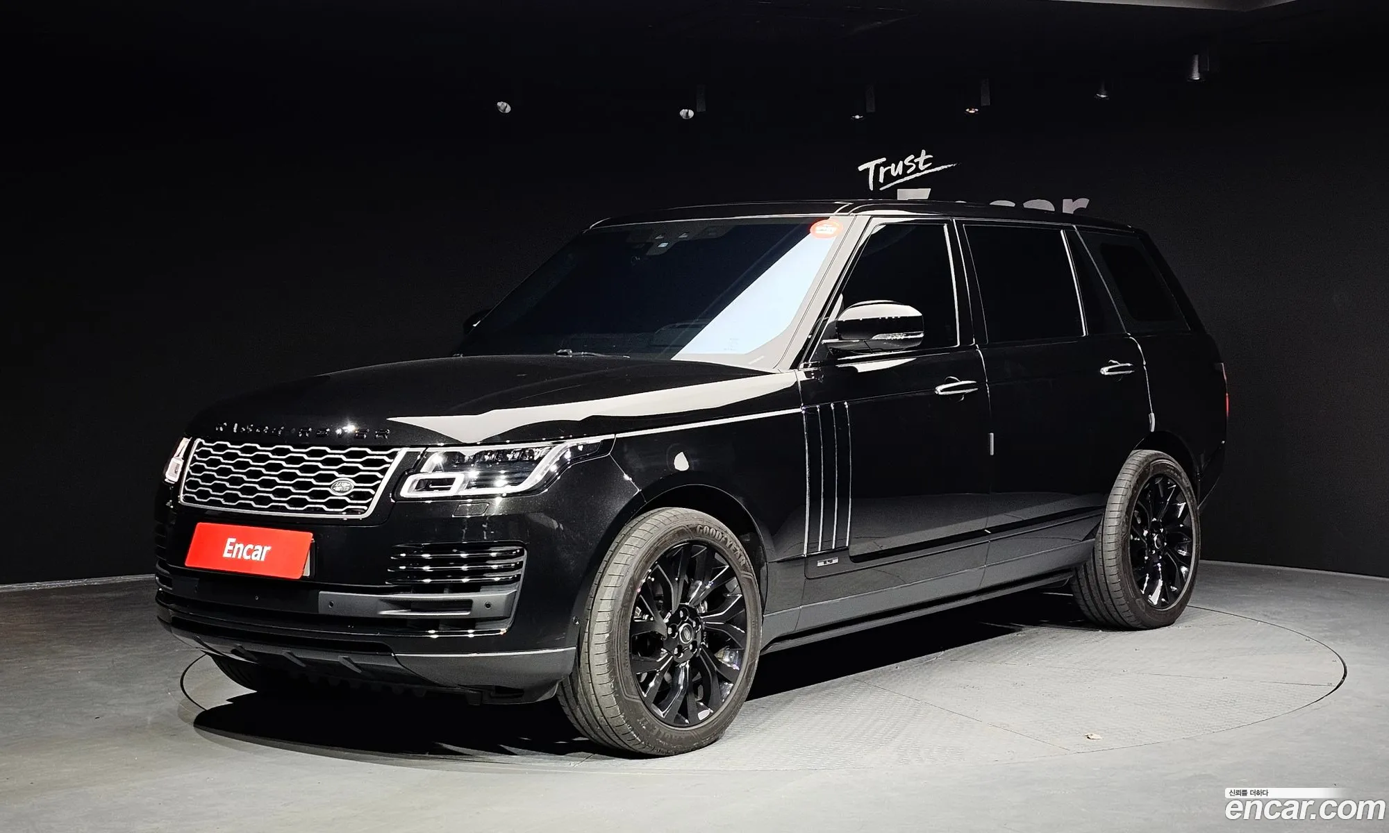 Land Rover Range Rover 2018 SALGA3BE8JA513653 — 2