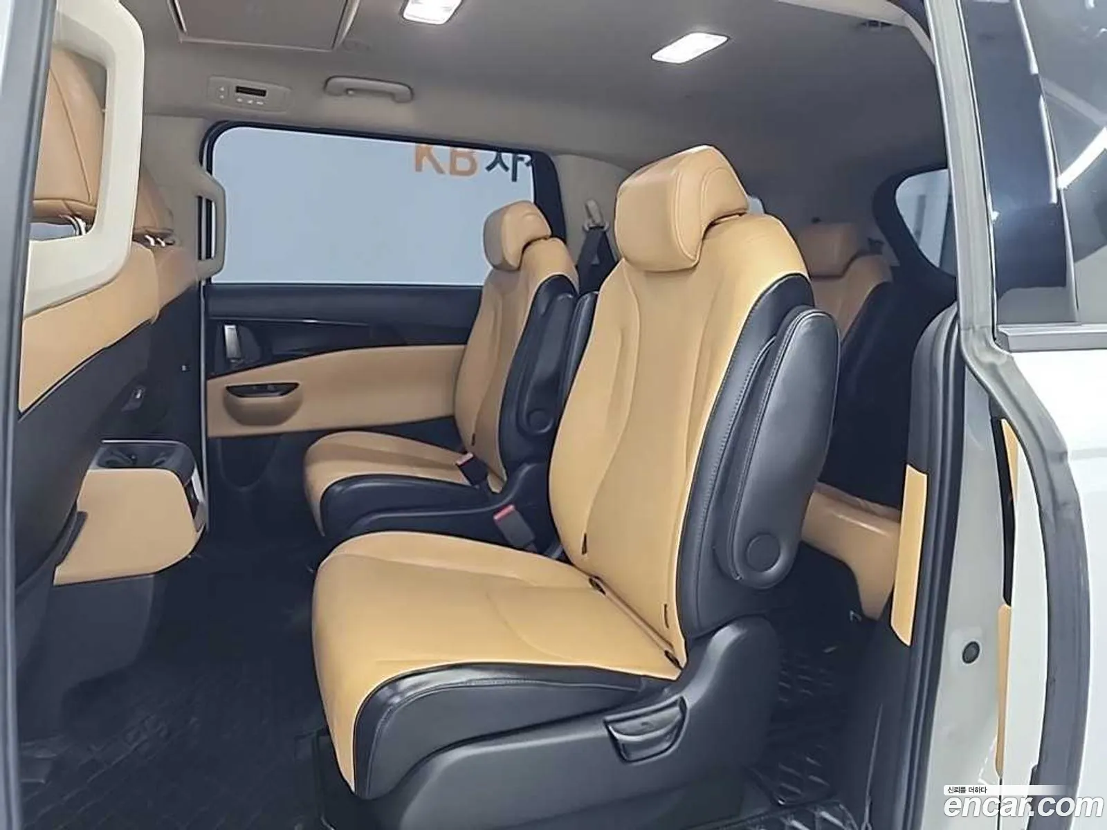 Kia Carnival 2020 — 8