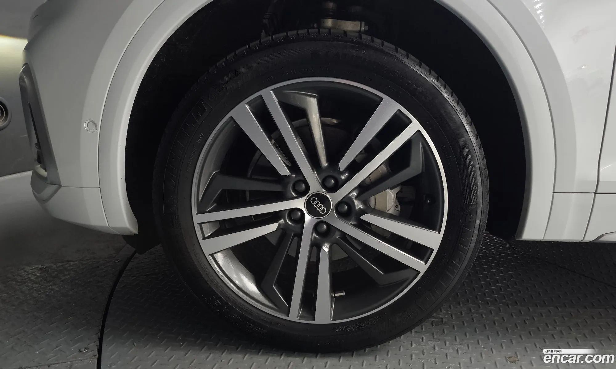 Audi Q5 2023 WAUZZZFY1P2097882 — 20
