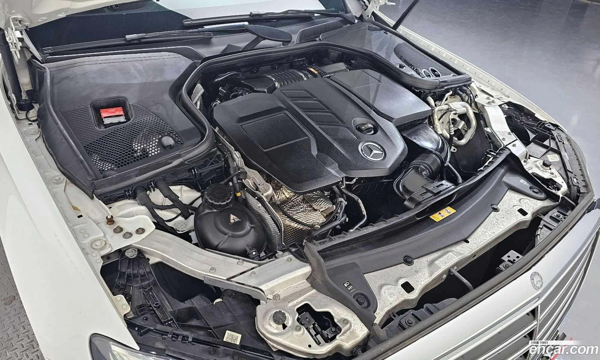 Mercedes-Benz E-Class W213 2019 WDDZF0EB8KA689692 — 13
