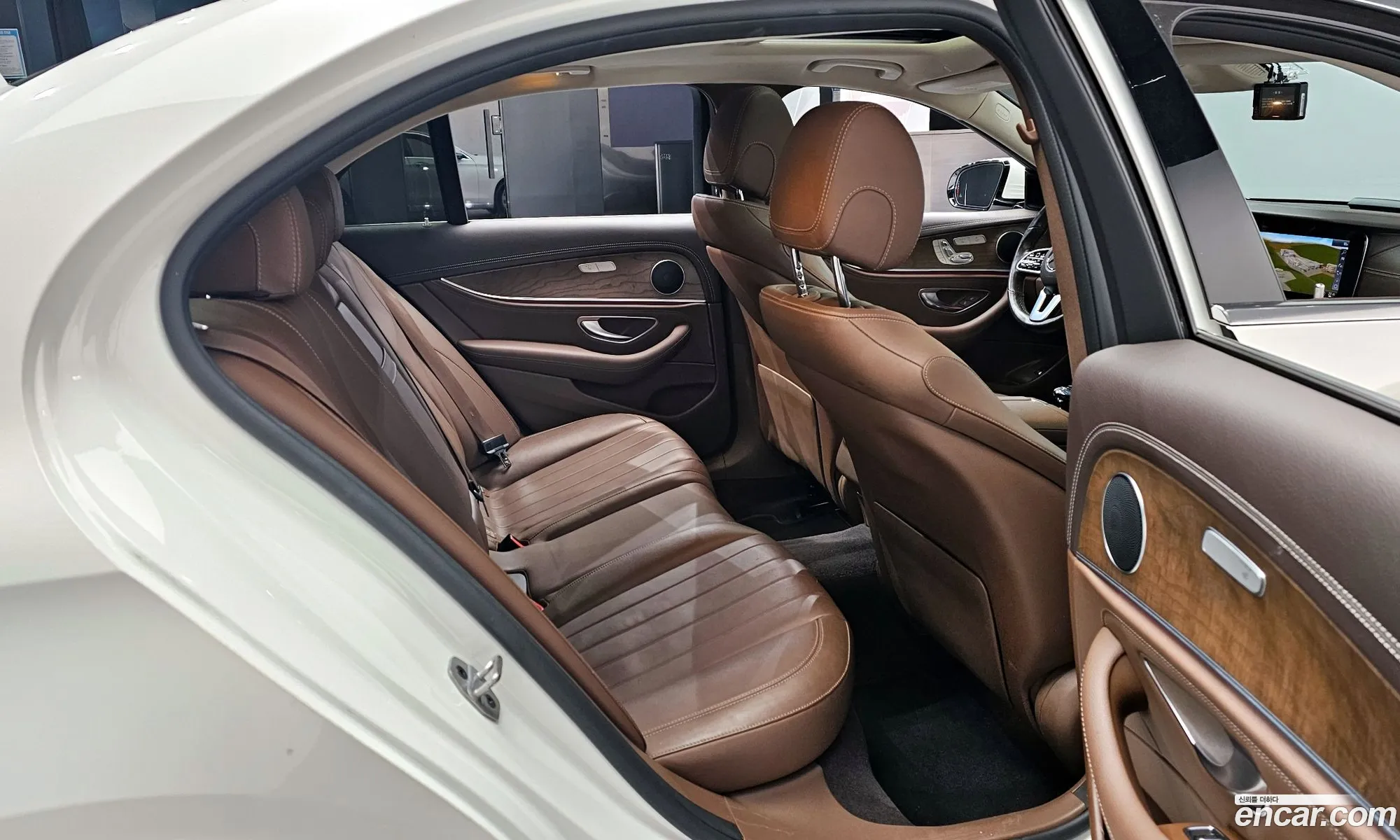 Mercedes-Benz E-Class W213 2019 WDDZF0EB8KA689692 — 10