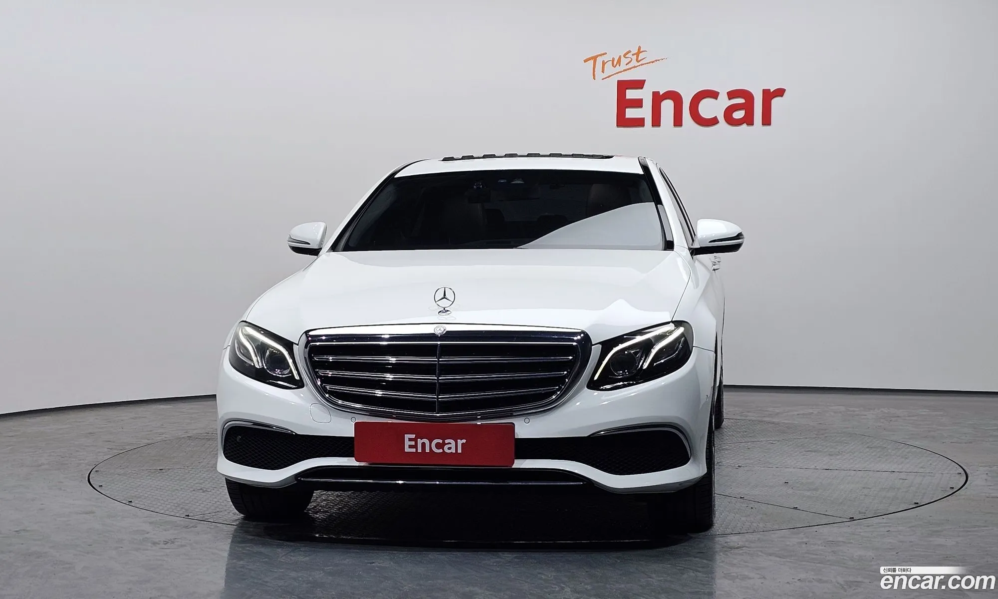 Mercedes-Benz E-Class W213 2019 WDDZF0EB8KA689692 — 11