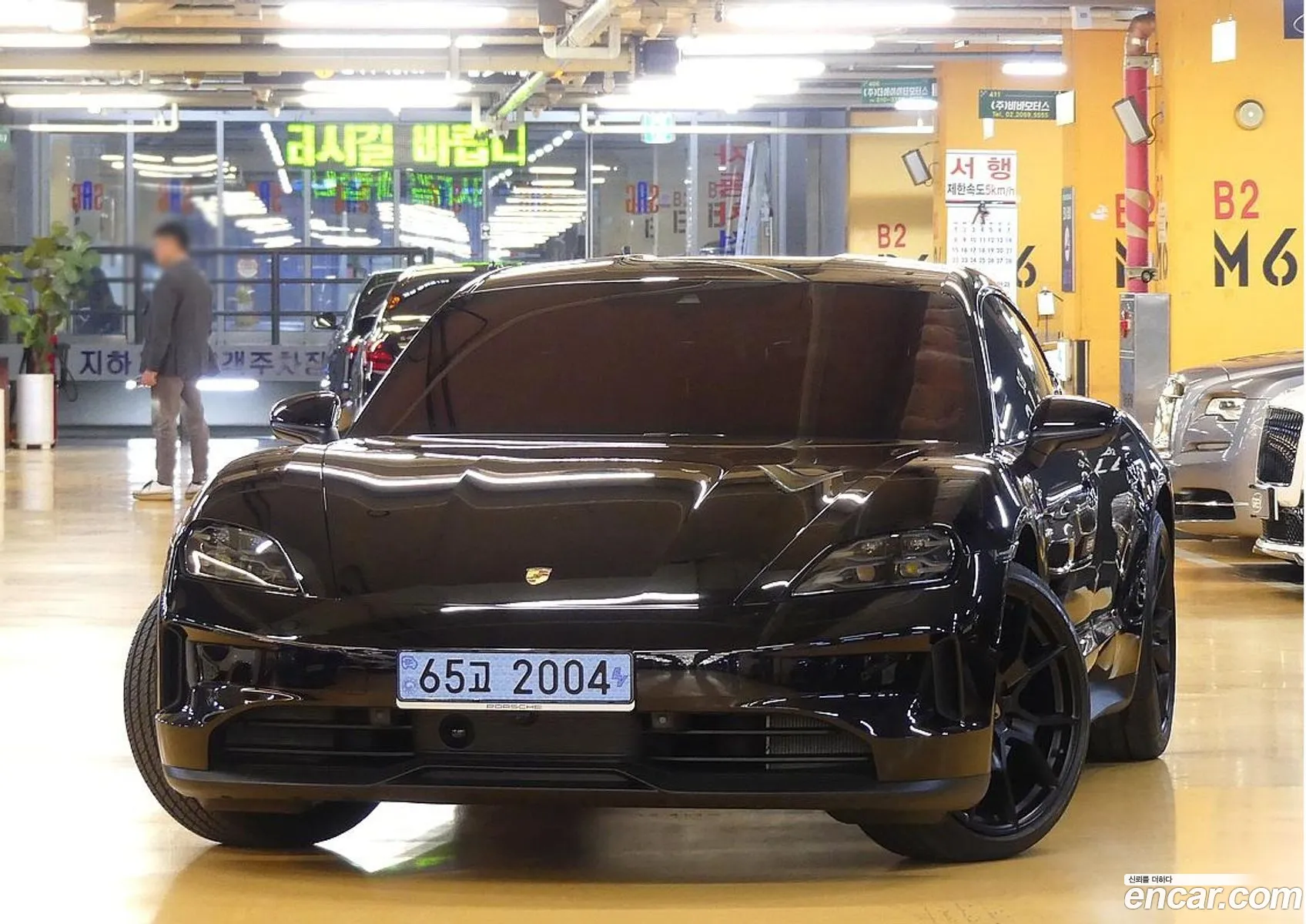 Porsche Taycan 2025 — 16