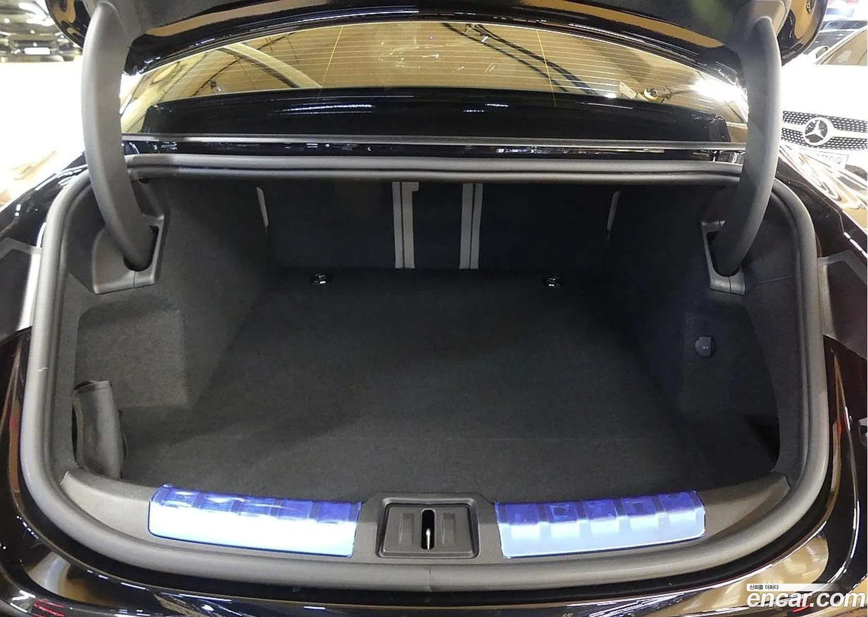 Porsche Taycan 2025 — 18