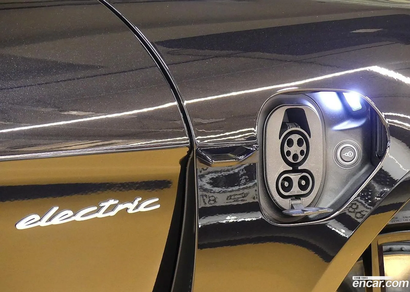 Porsche Taycan 2025 — 17