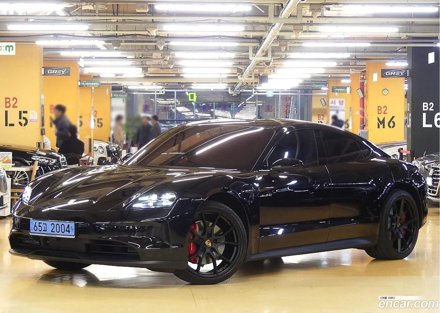 Porsche Taycan 2025 — 19