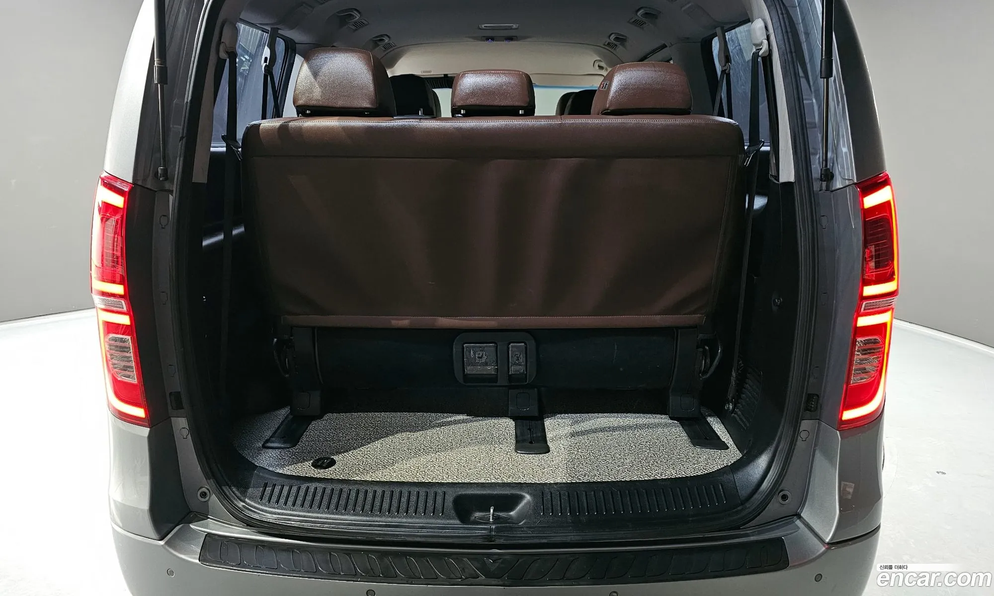 Hyundai Grand Starex 2018 — 12
