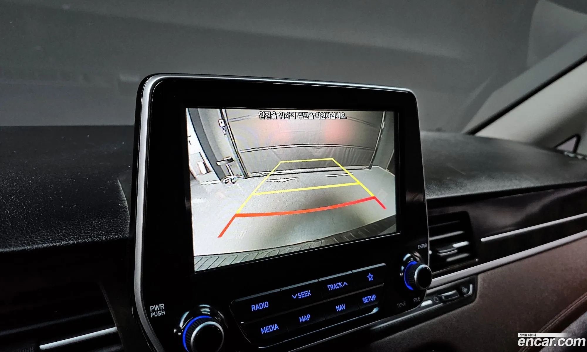 Hyundai Grand Starex 2018 — 16