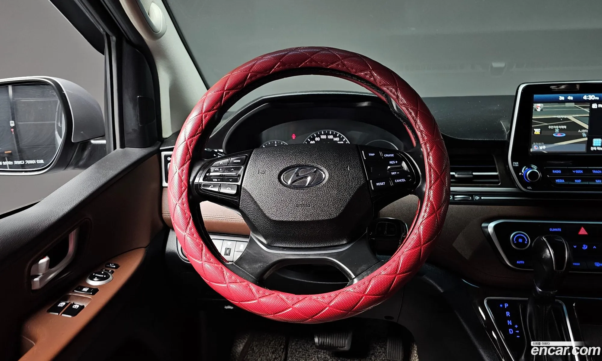 Hyundai Grand Starex 2018 — 18