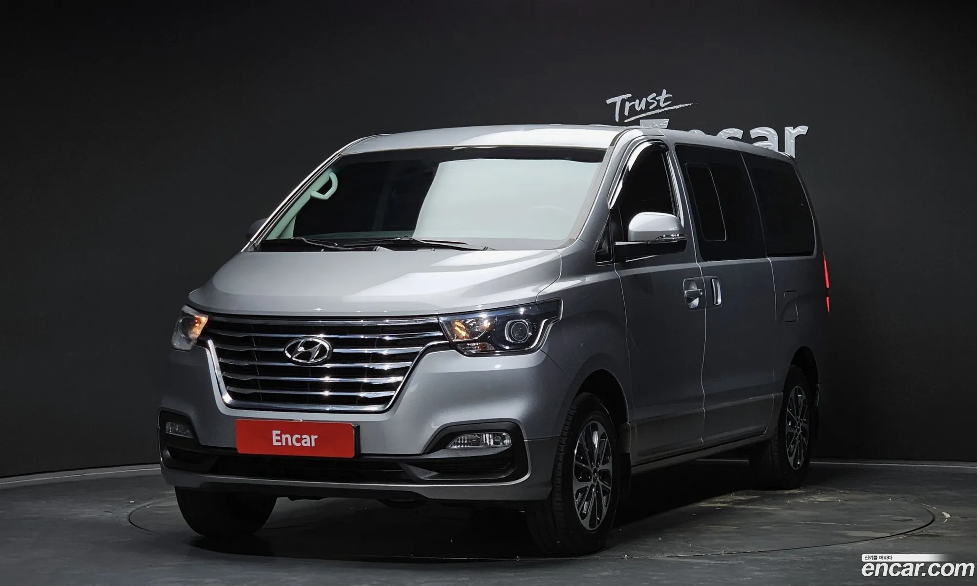 Hyundai Grand Starex 2018 — 17