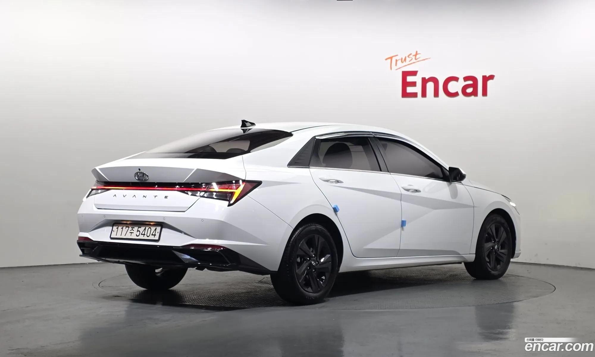 Hyundai Elantra 2021 — 17