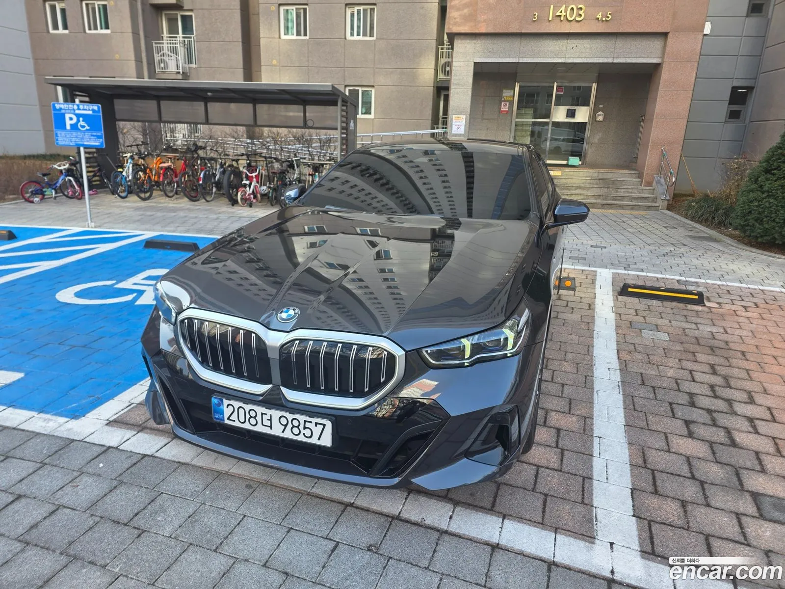 BMW 5 Series 2025 — 10