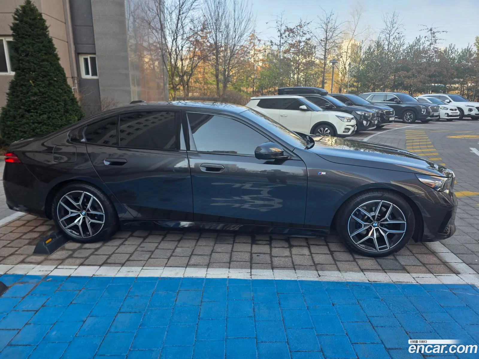 BMW 5 Series 2025 — 6