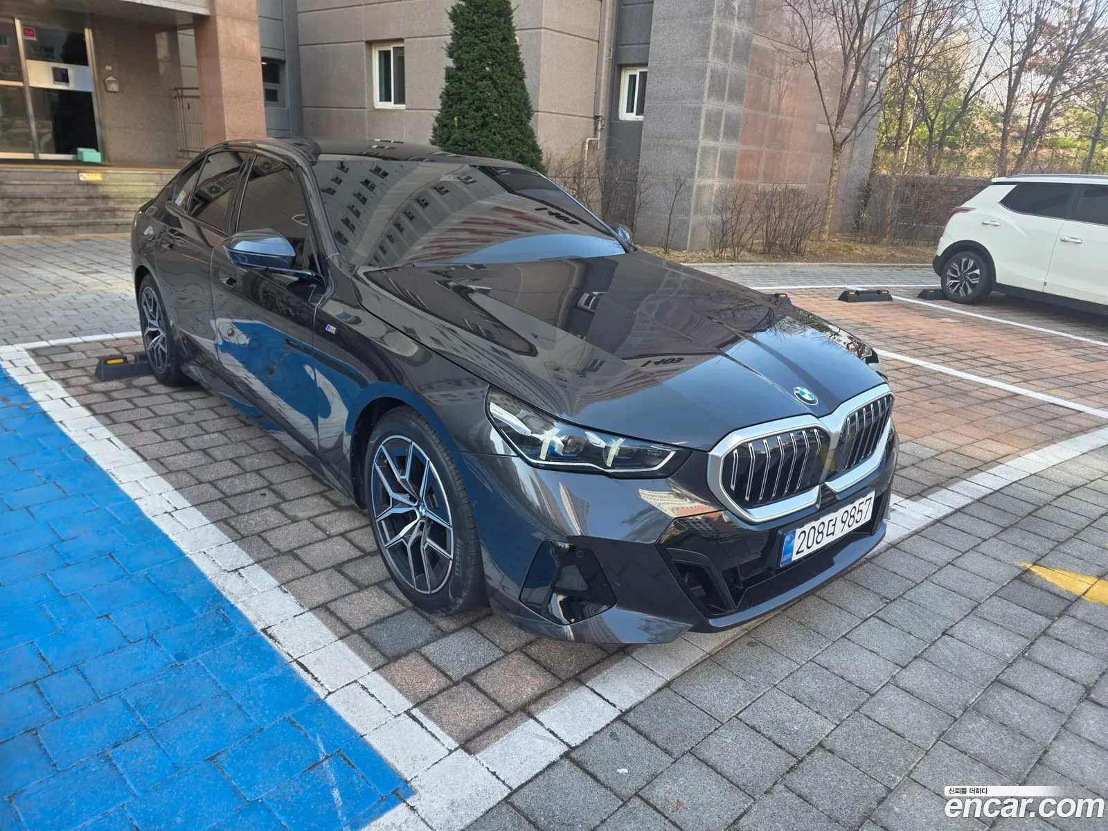 BMW 5 Series 2025 — 4