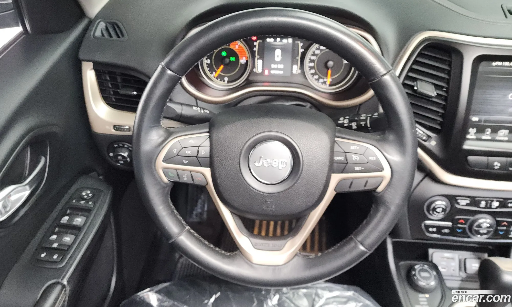 Jeep Cherokee 2016 — 12
