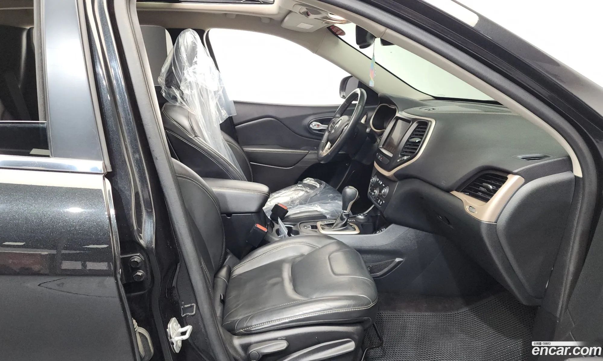 Jeep Cherokee 2016 — 11