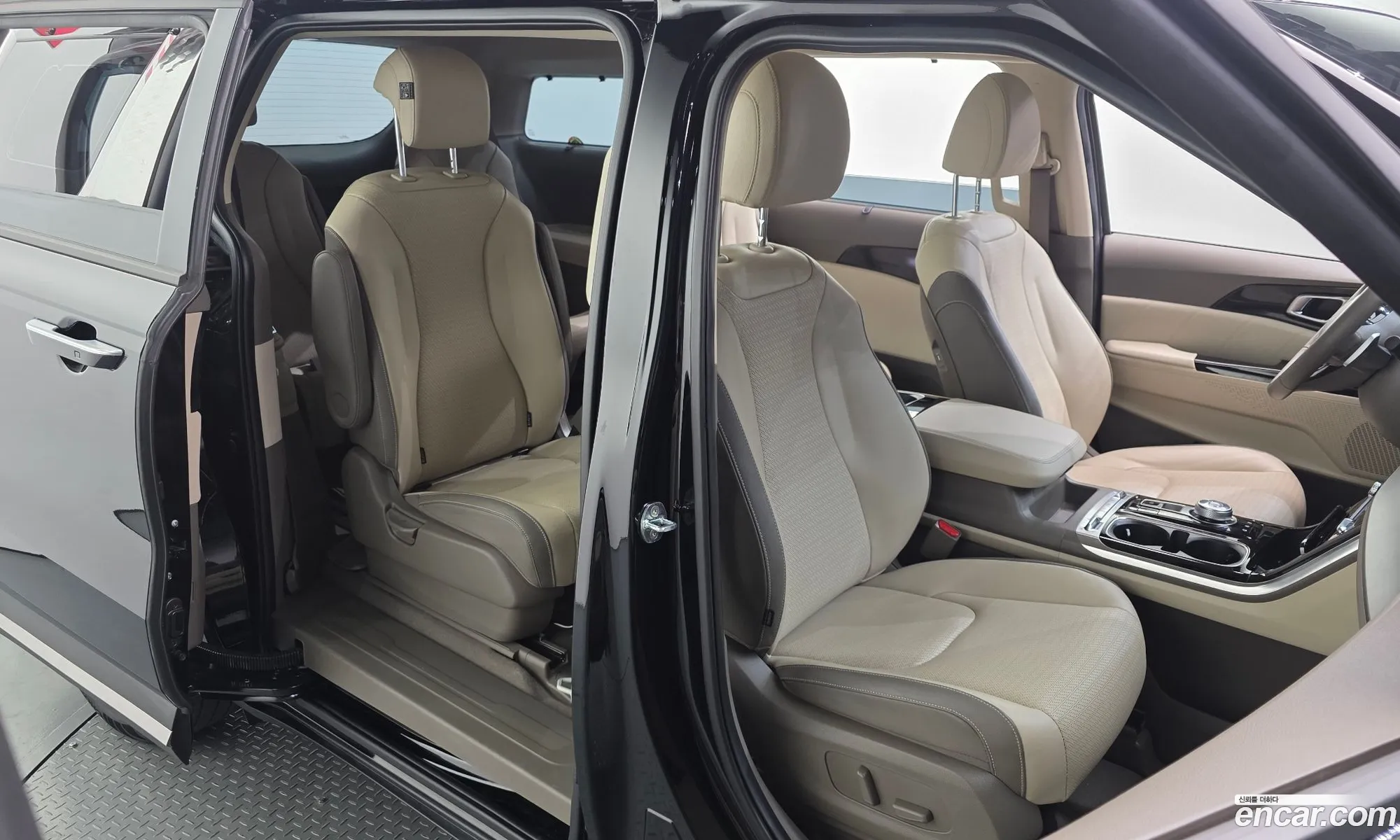 Kia Carnival 2022 — 17