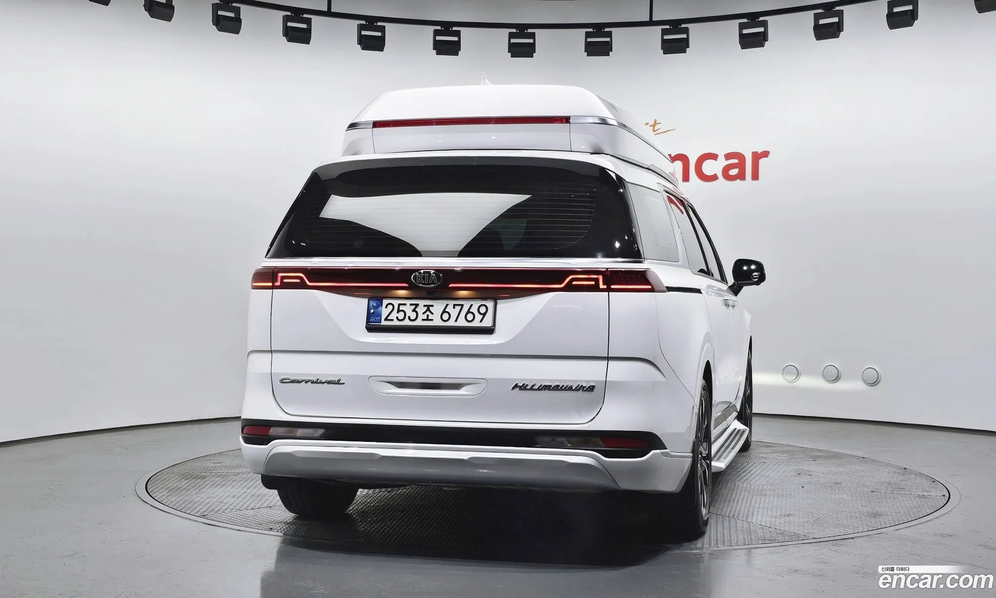 Kia Carnival 2021 — 3