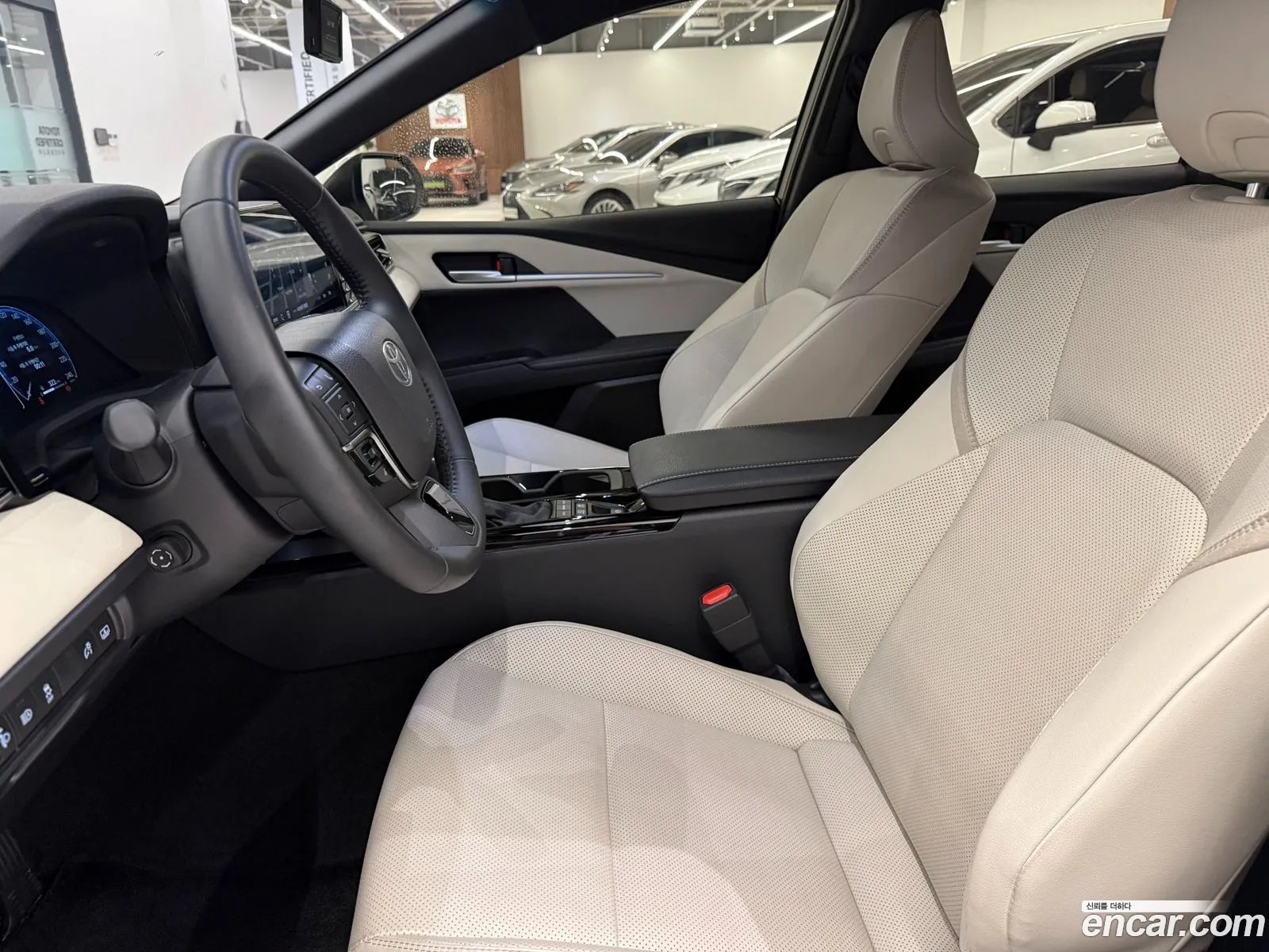 Toyota Camry 2025 — 3