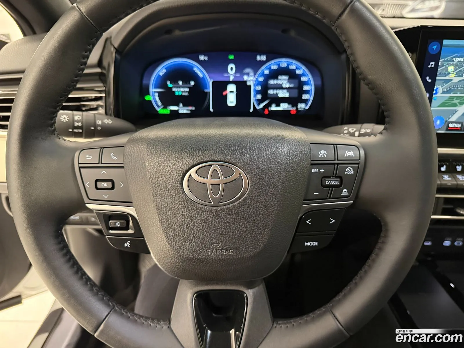 Toyota Camry 2025 — 6