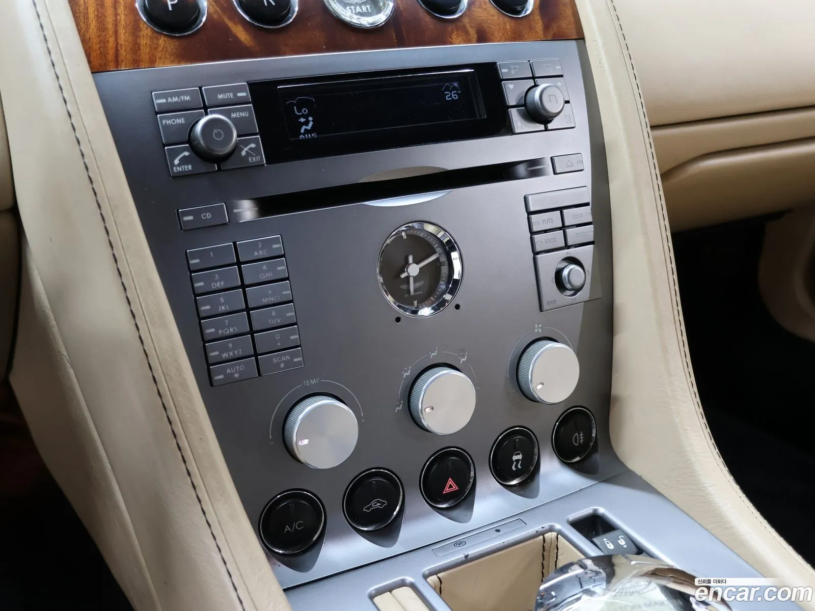Aston Martin DB9 2006 — 11