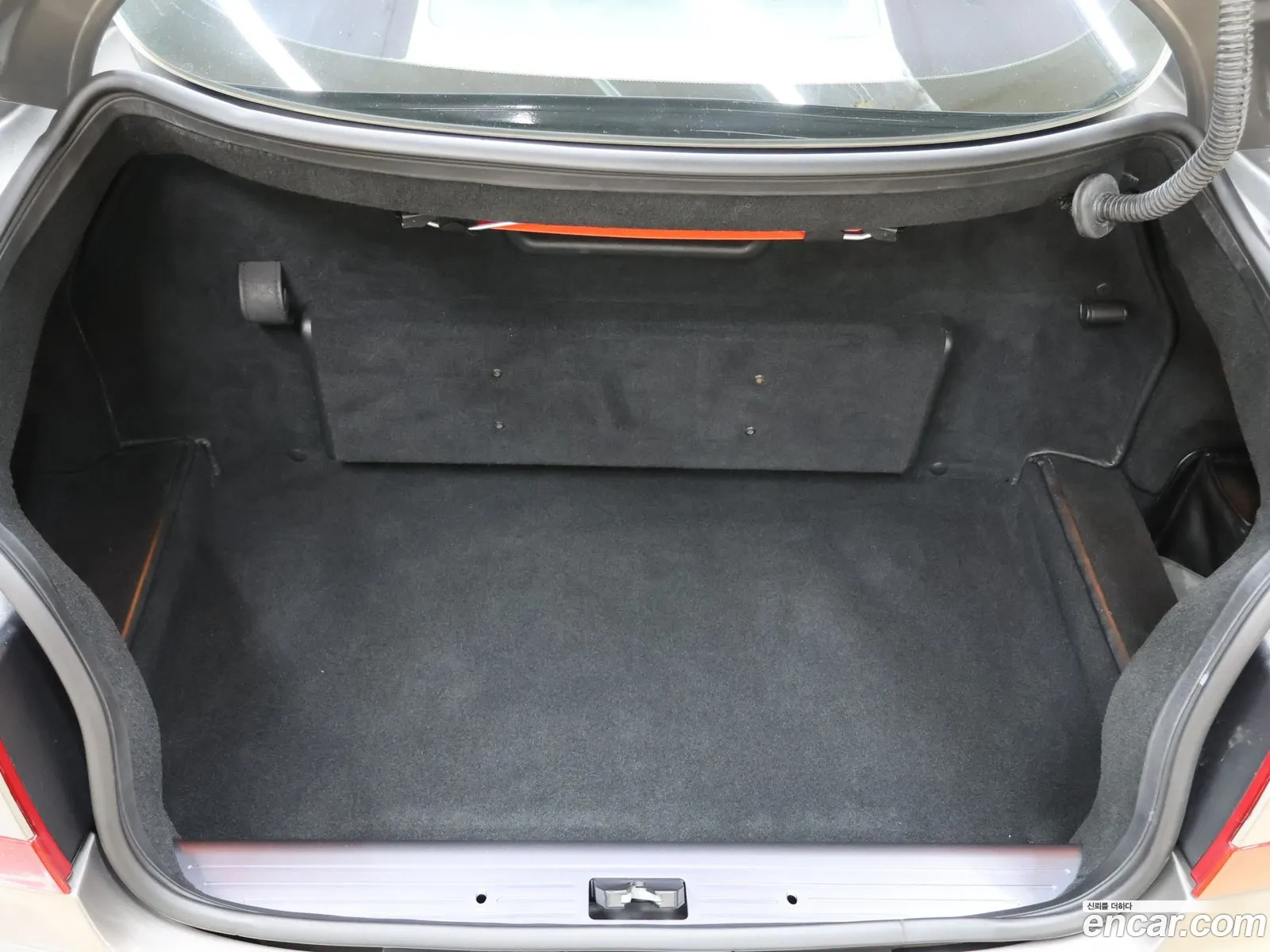 Aston Martin DB9 2006 — 18
