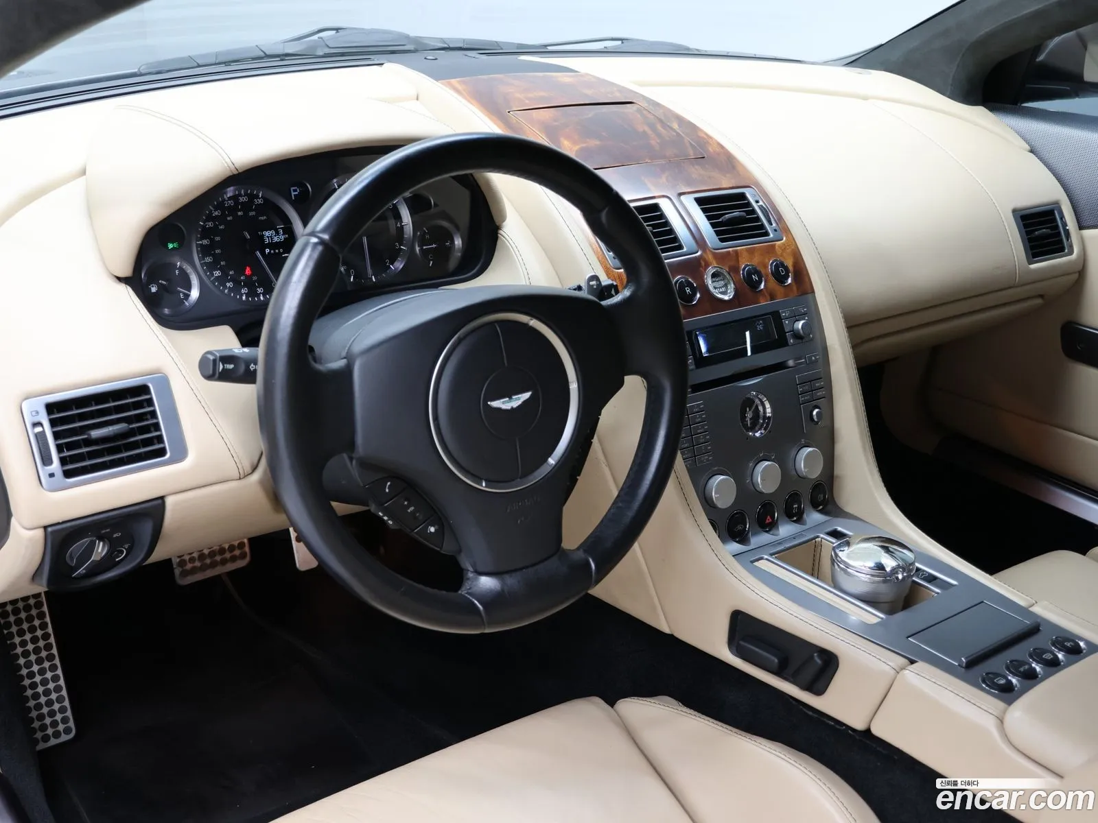 Aston Martin DB9 2006 — 6