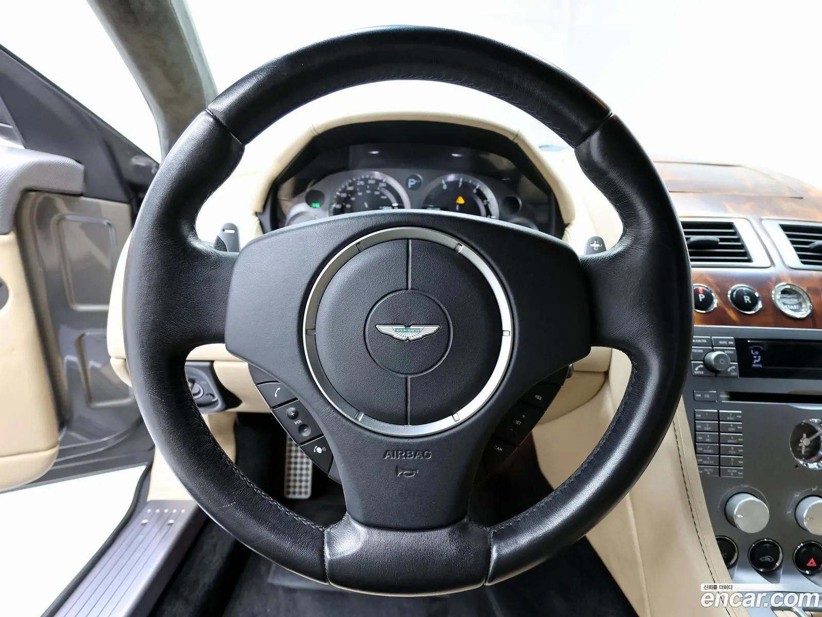 Aston Martin DB9 2006 — 14
