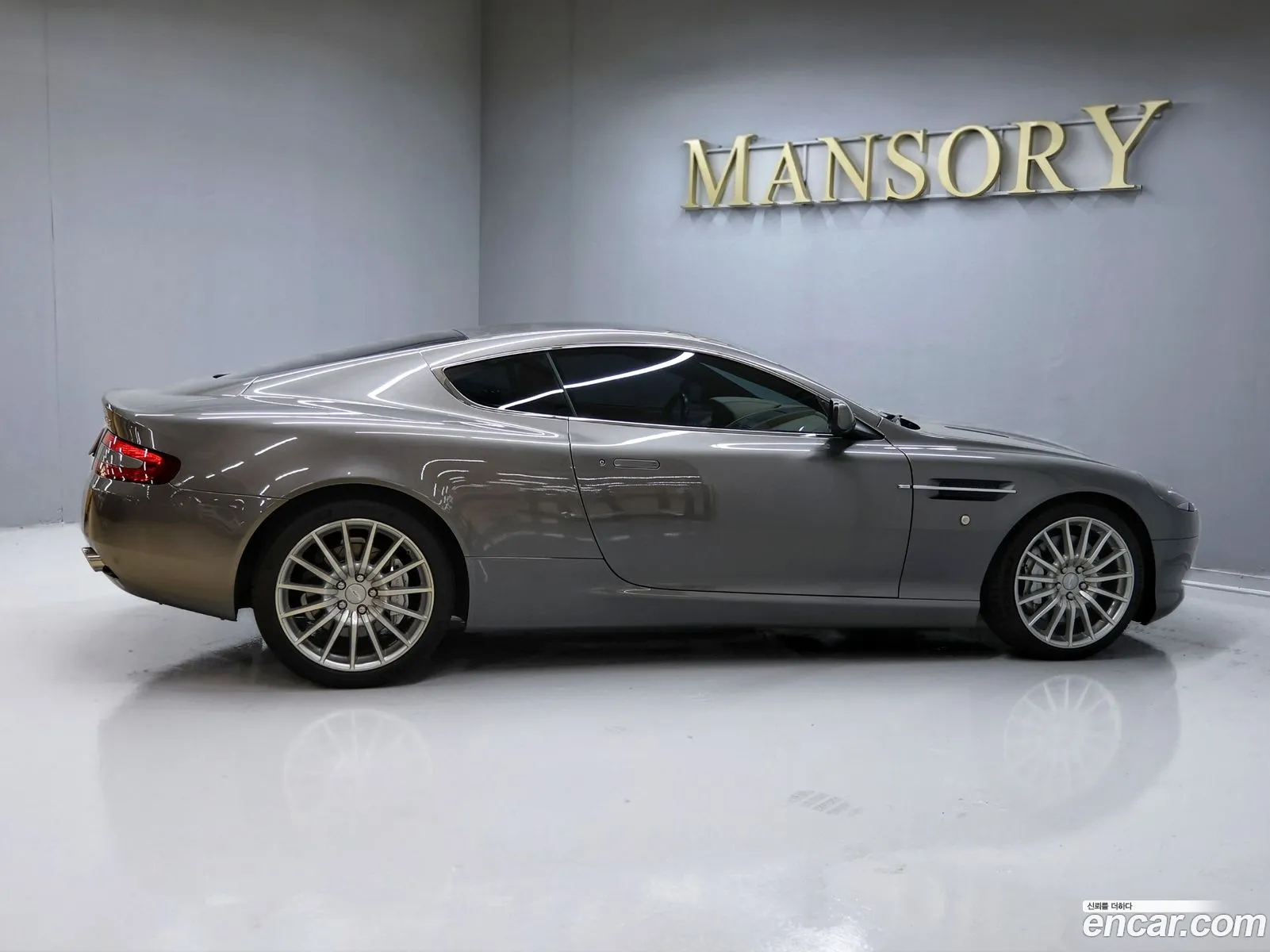 Aston Martin DB9 2006 — 2