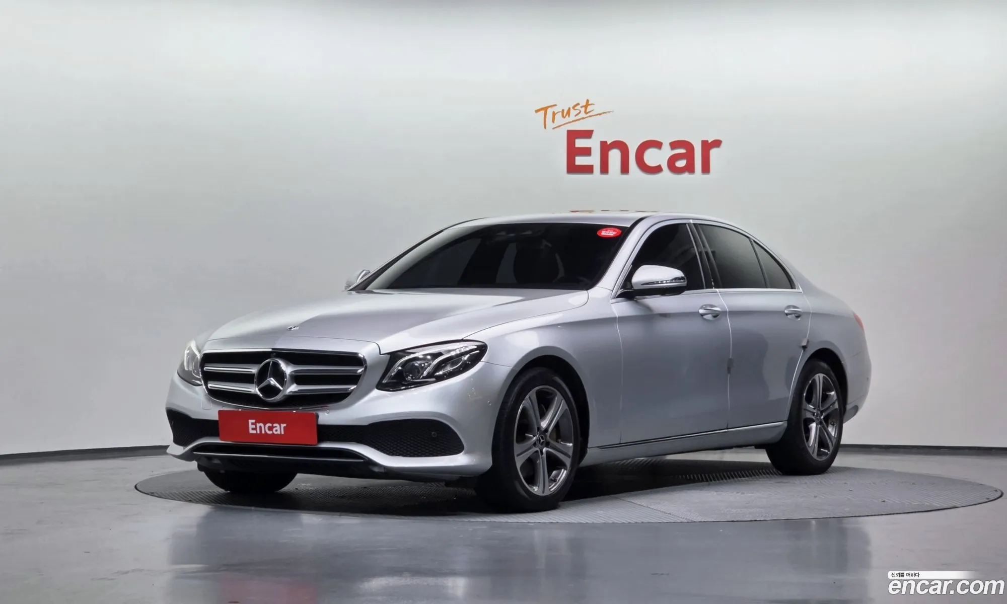 Mercedes-Benz E-Class W213 2018 WDDZF4KB3JA378892 — 3