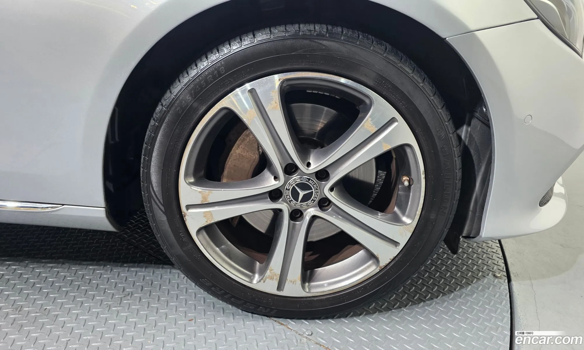 Mercedes-Benz E-Class W213 2018 WDDZF4KB3JA378892 — 2