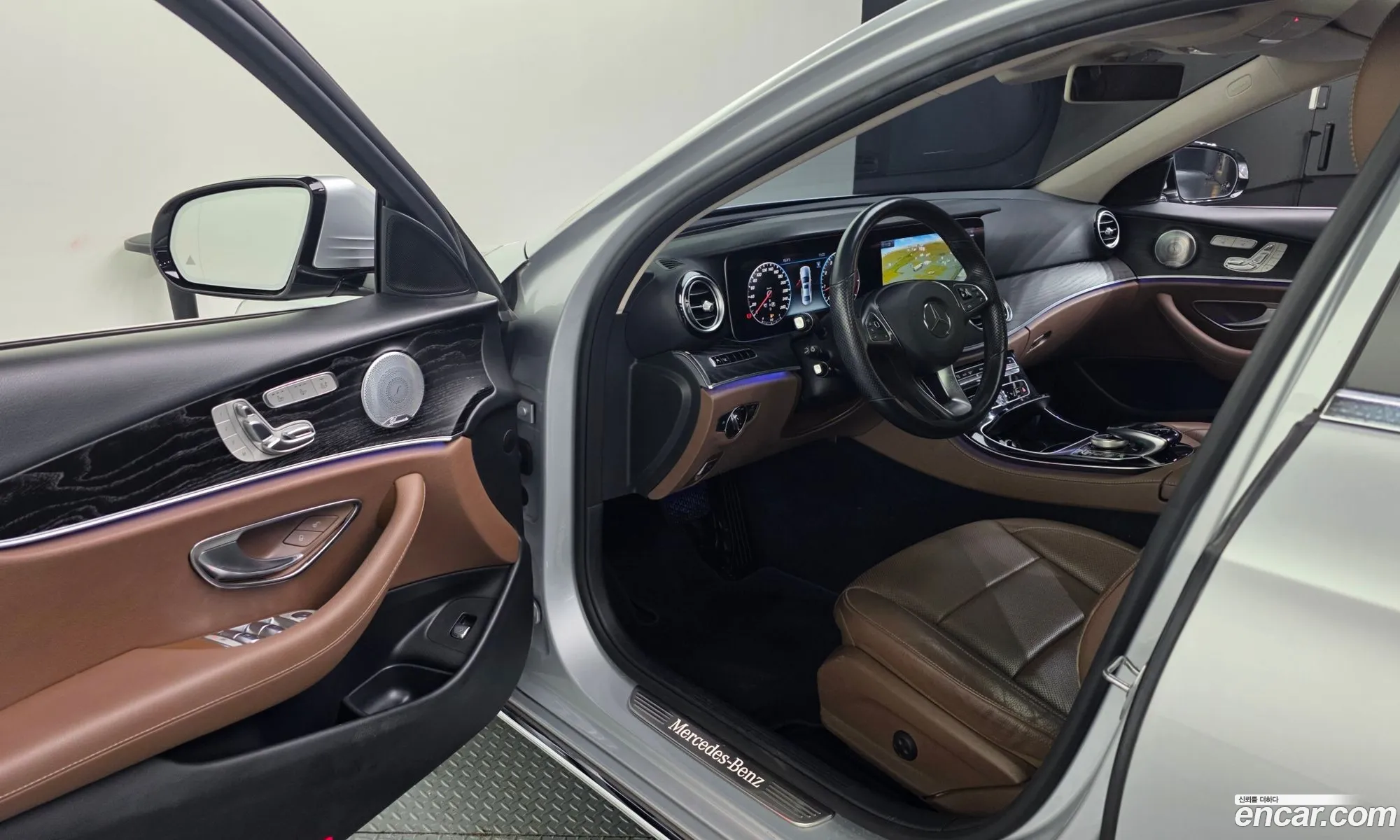 Mercedes-Benz E-Class W213 2018 WDDZF4KB3JA378892 — 17