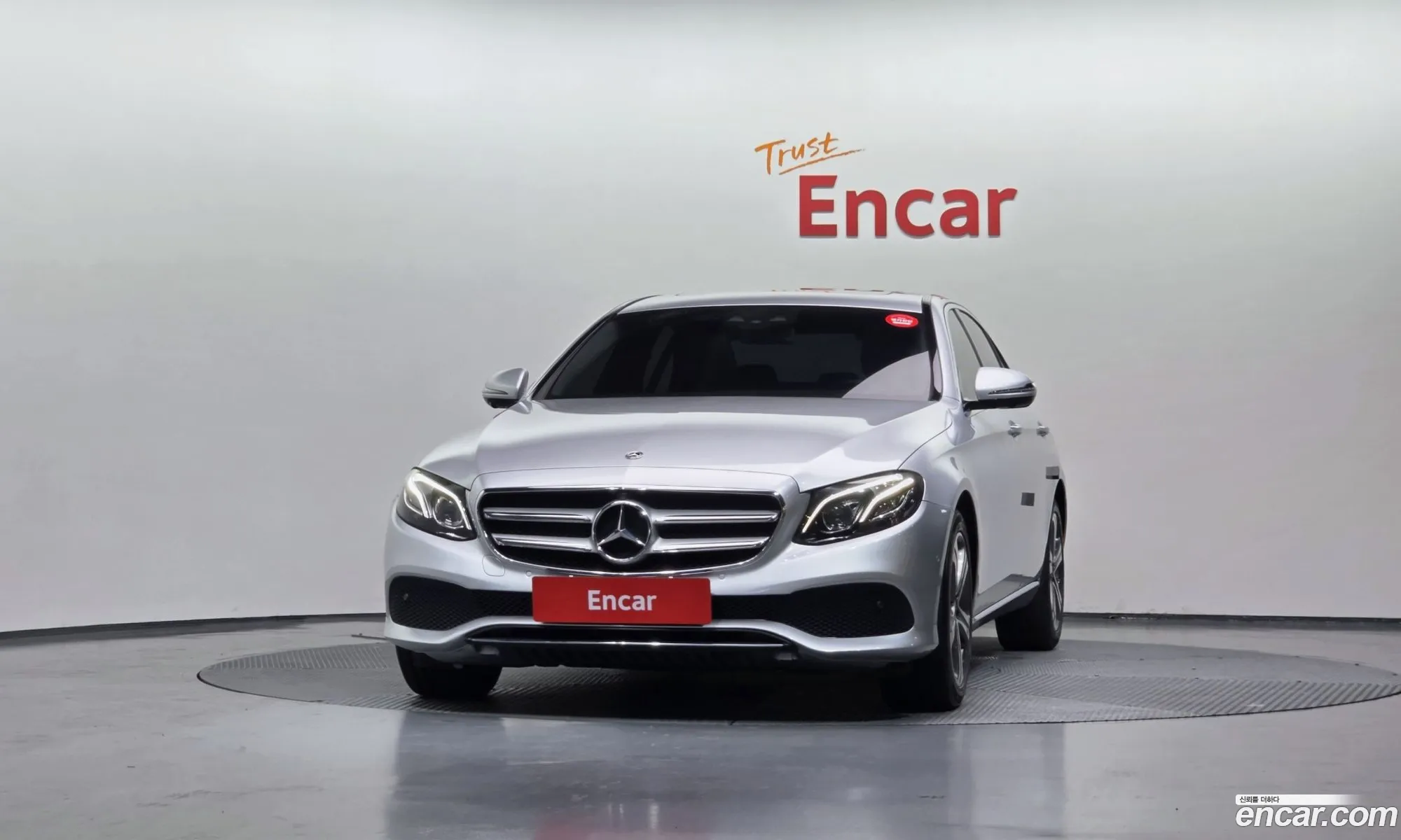 Mercedes-Benz E-Class W213 2018 WDDZF4KB3JA378892 — 11