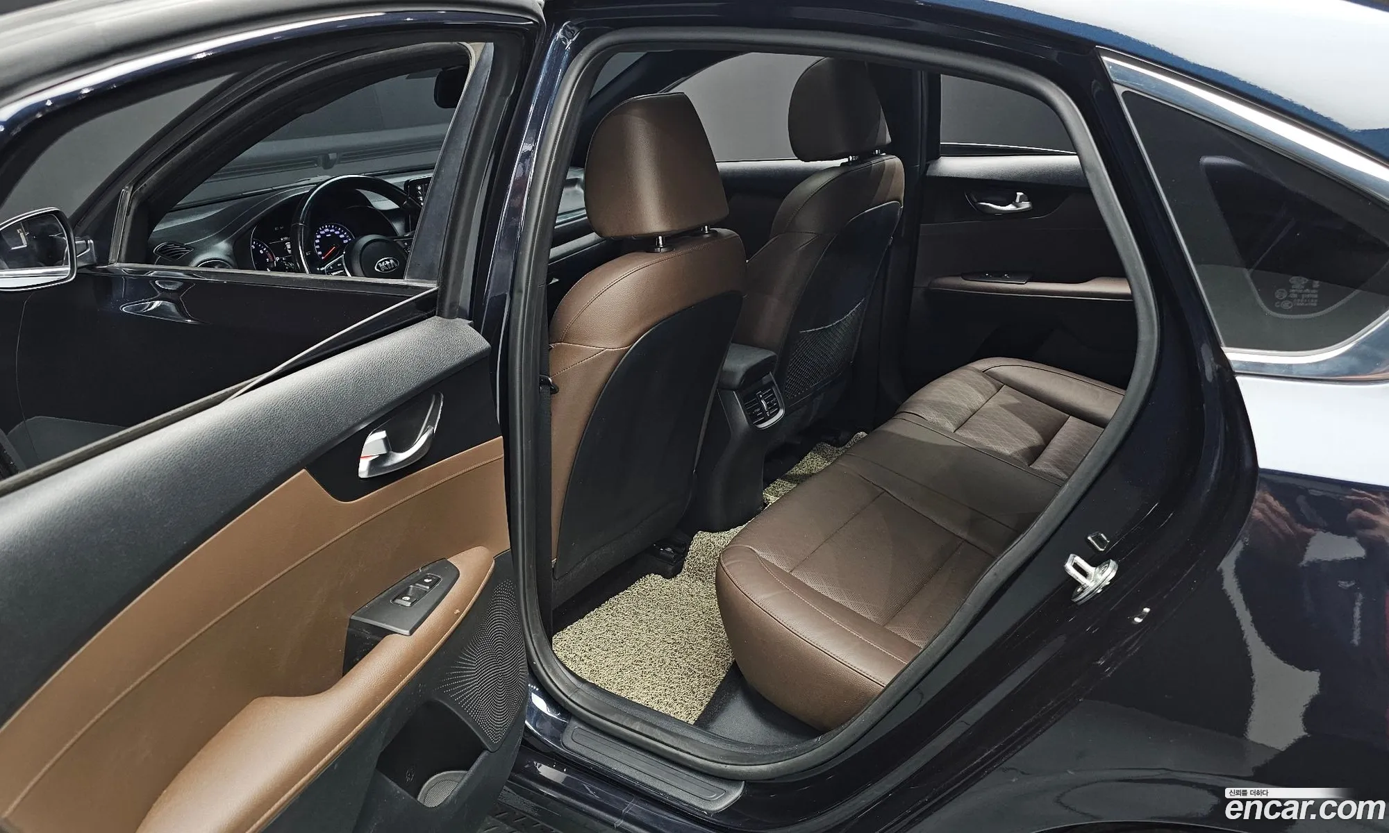 Kia K3 2018 — 18
