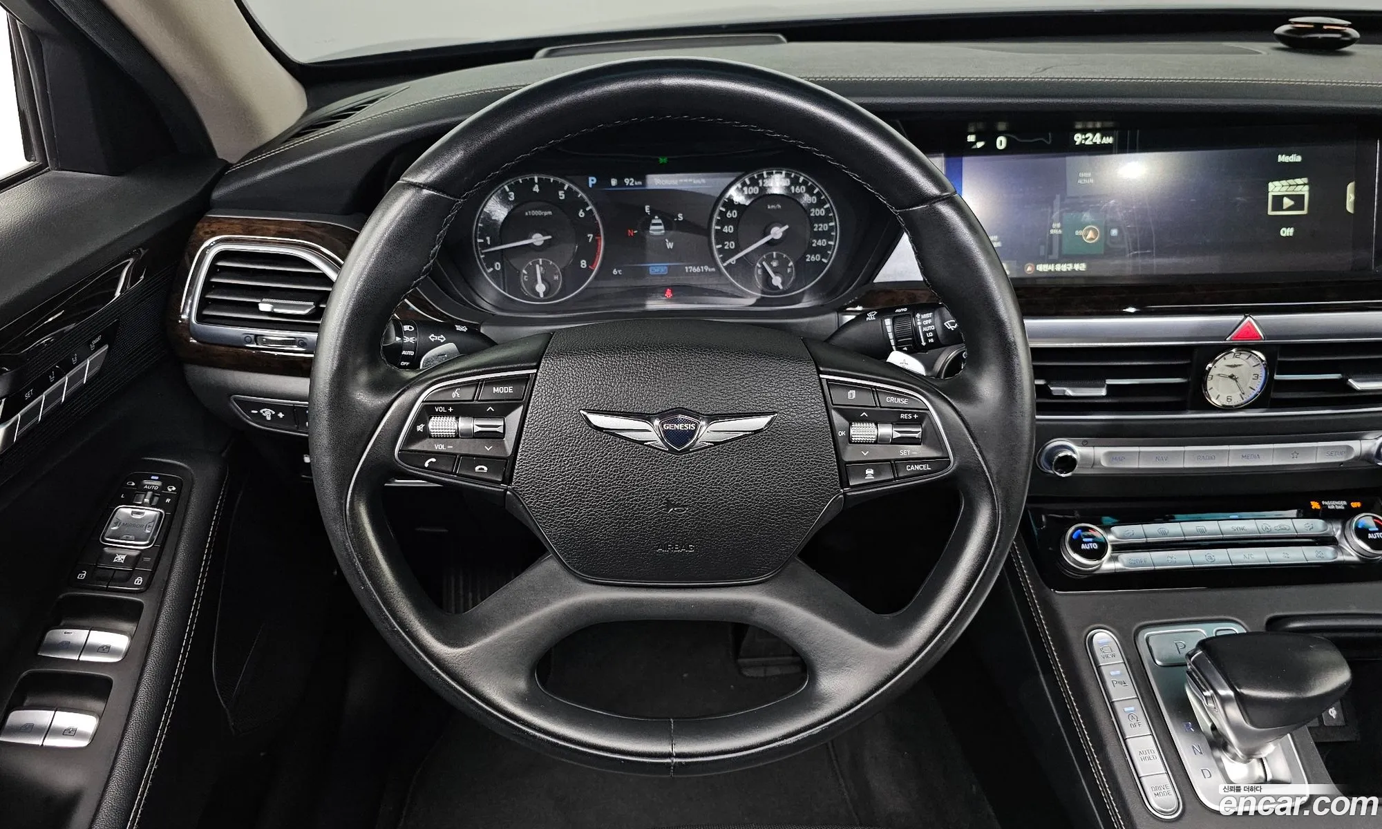 Genesis G90 2018 — 2
