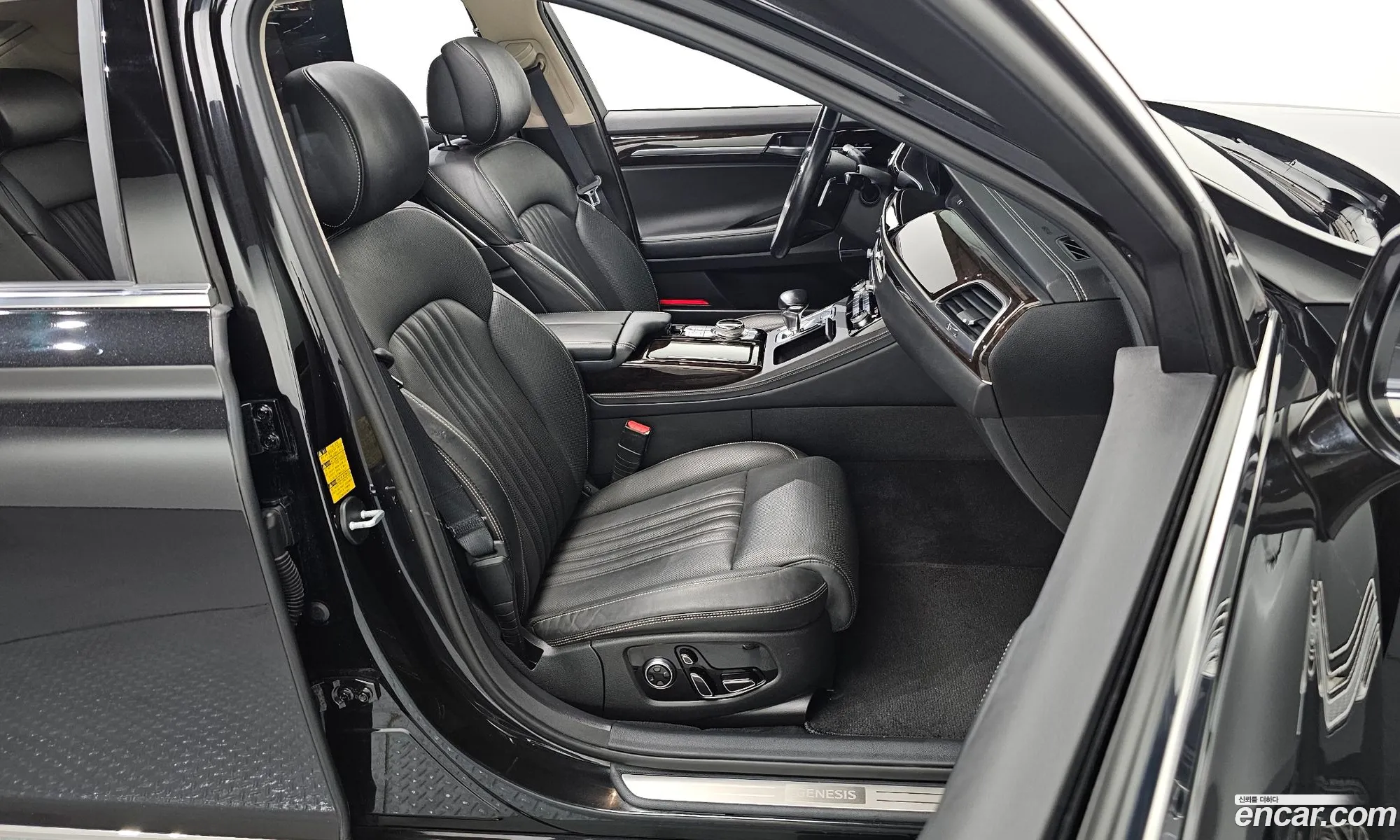 Genesis G90 2018 — 3