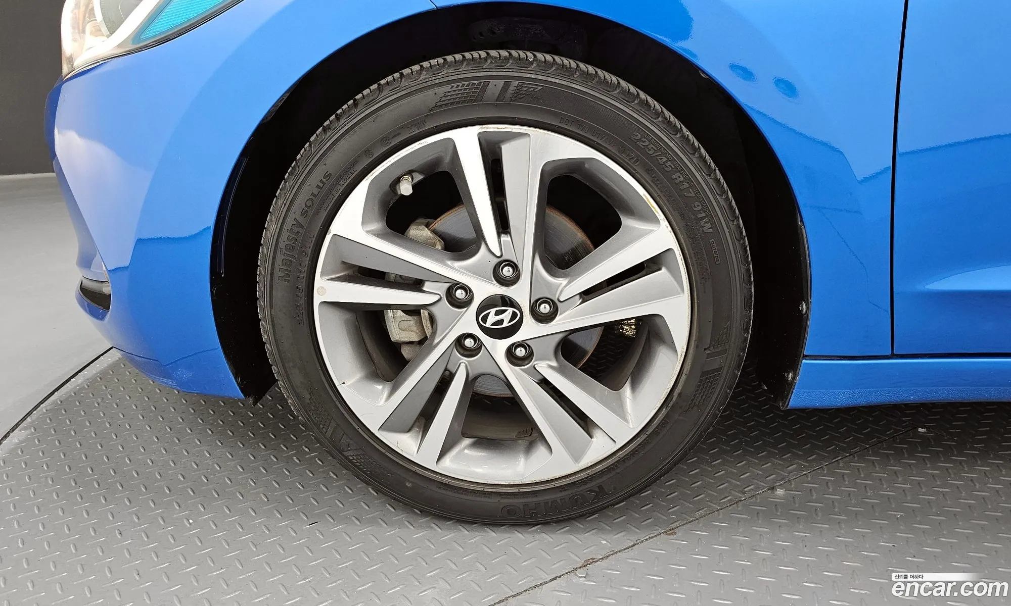 Hyundai Elantra AD 2016 — 15