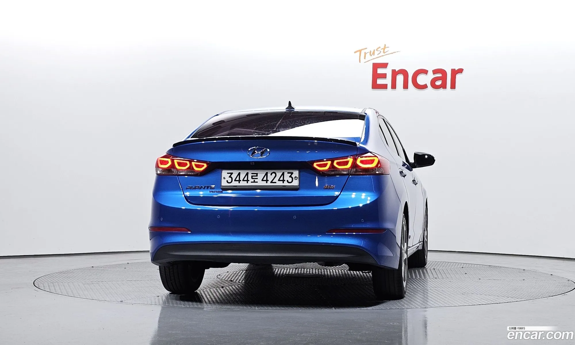 Hyundai Elantra AD 2016 — 10