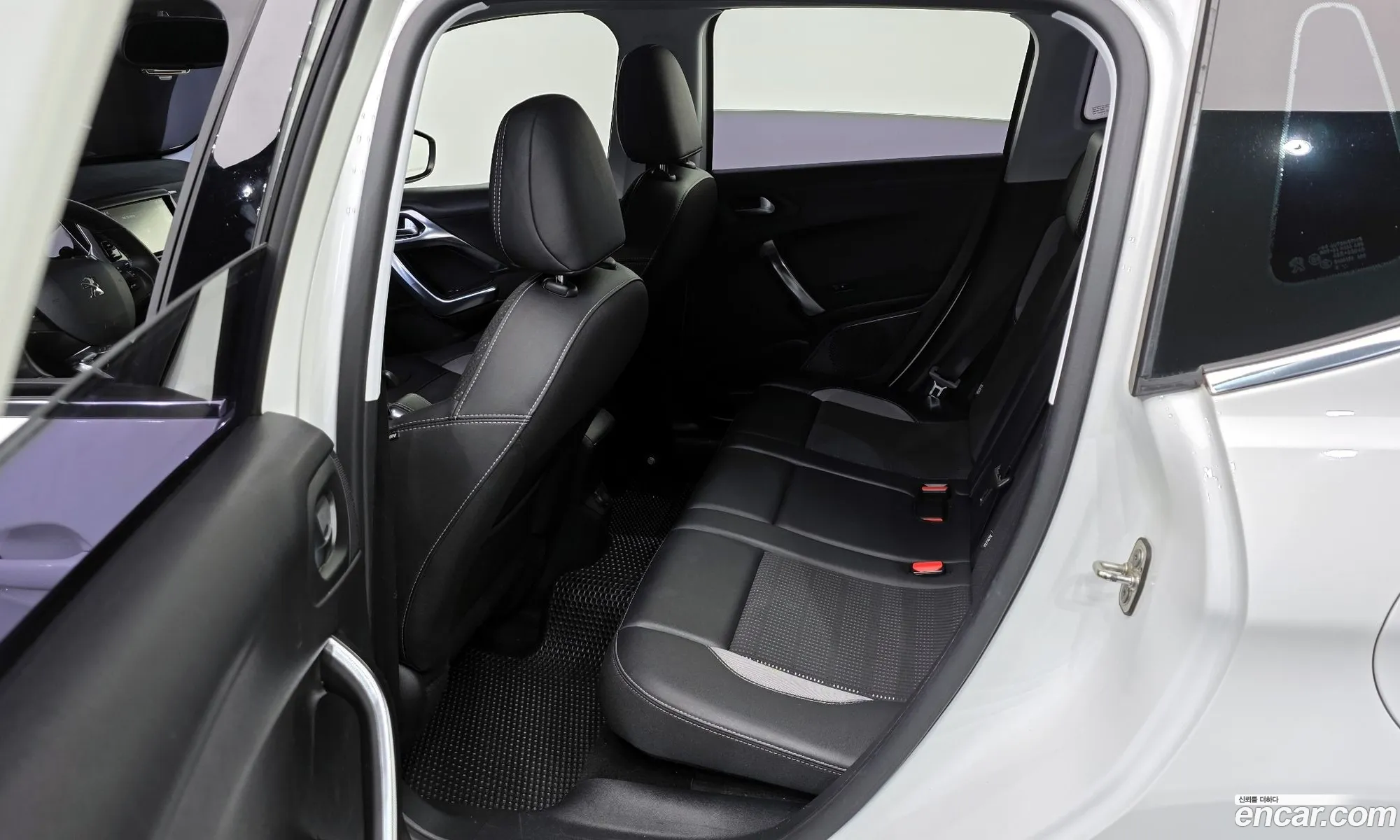 Peugeot 2008 2016 VF3CUBHYMGY013850 — 5