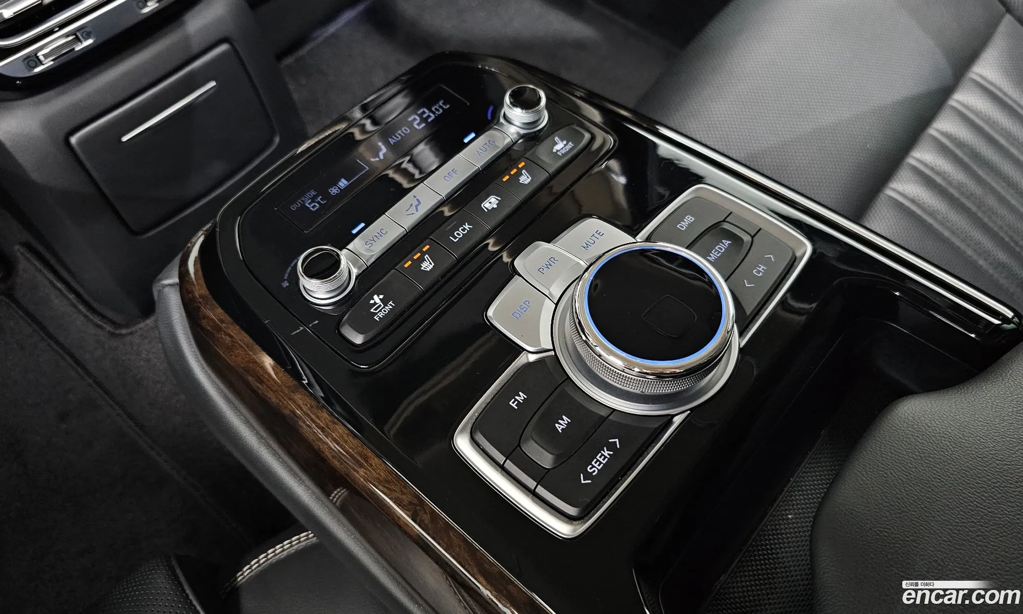 Genesis G90 2018 — 14