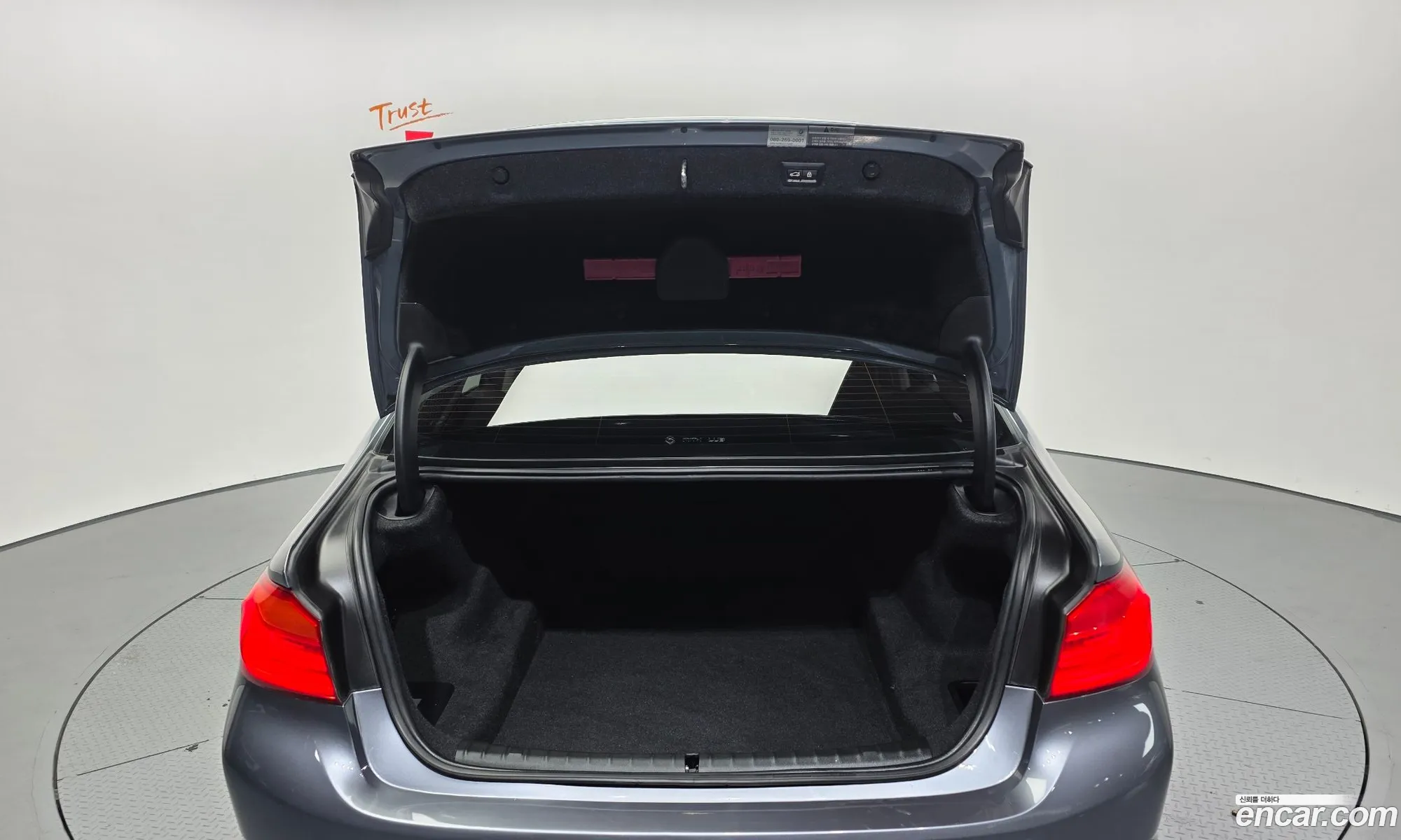 BMW 5 Series 2018 WBAJC3106JDB28247 — 3