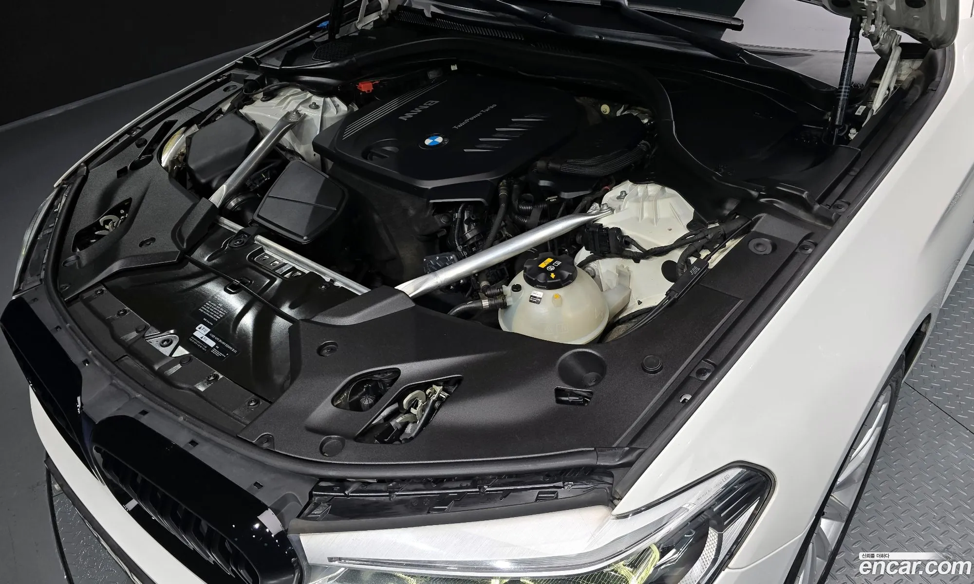 BMW 5 Series 2018 — 11
