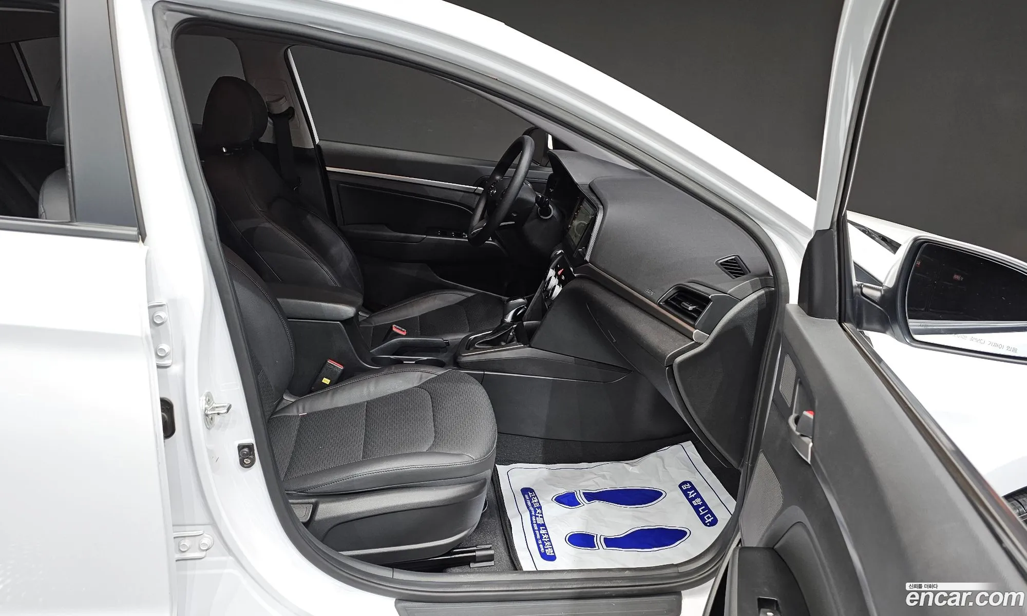 Hyundai Elantra AD 2019 — 10