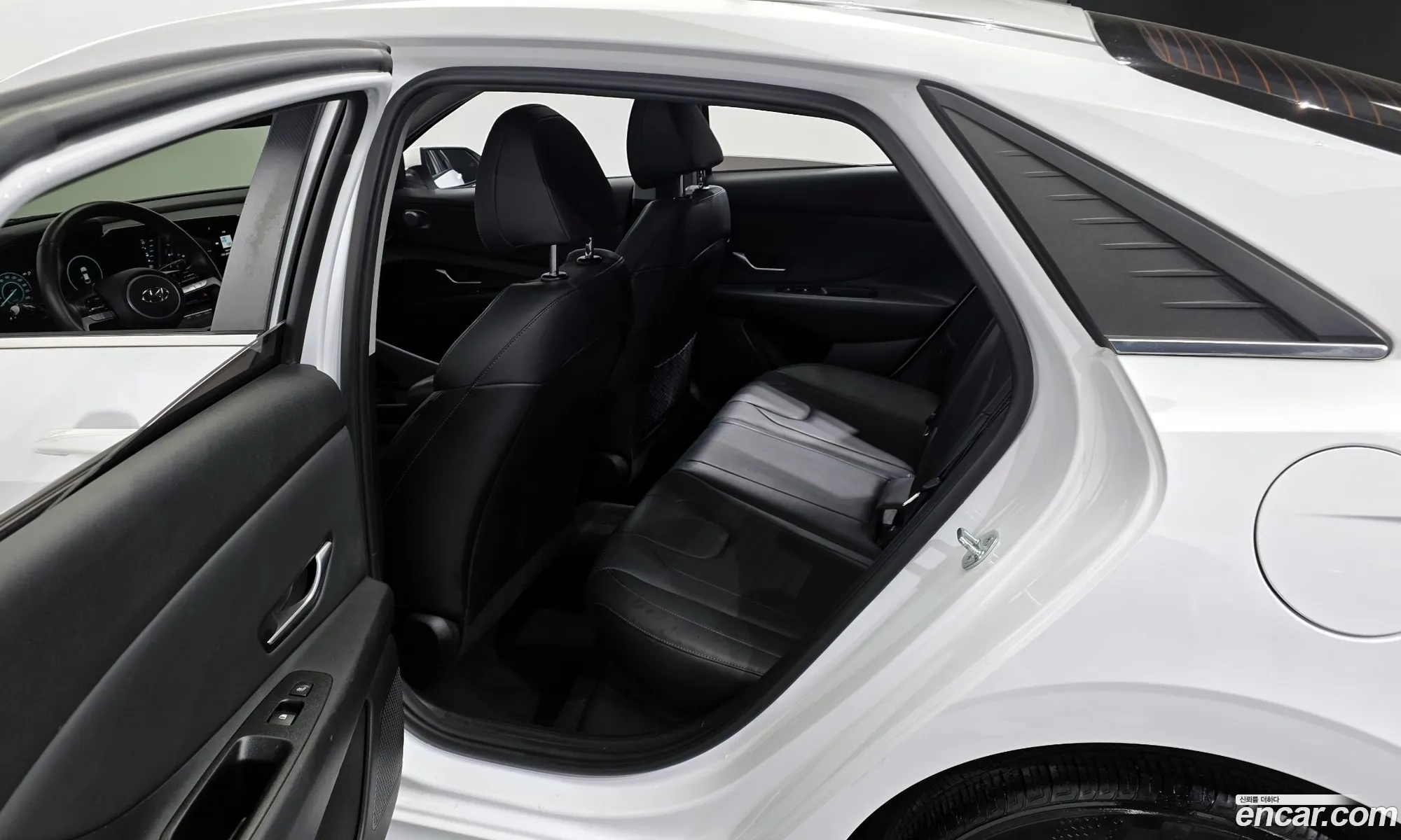 Hyundai Elantra 2021 — 3