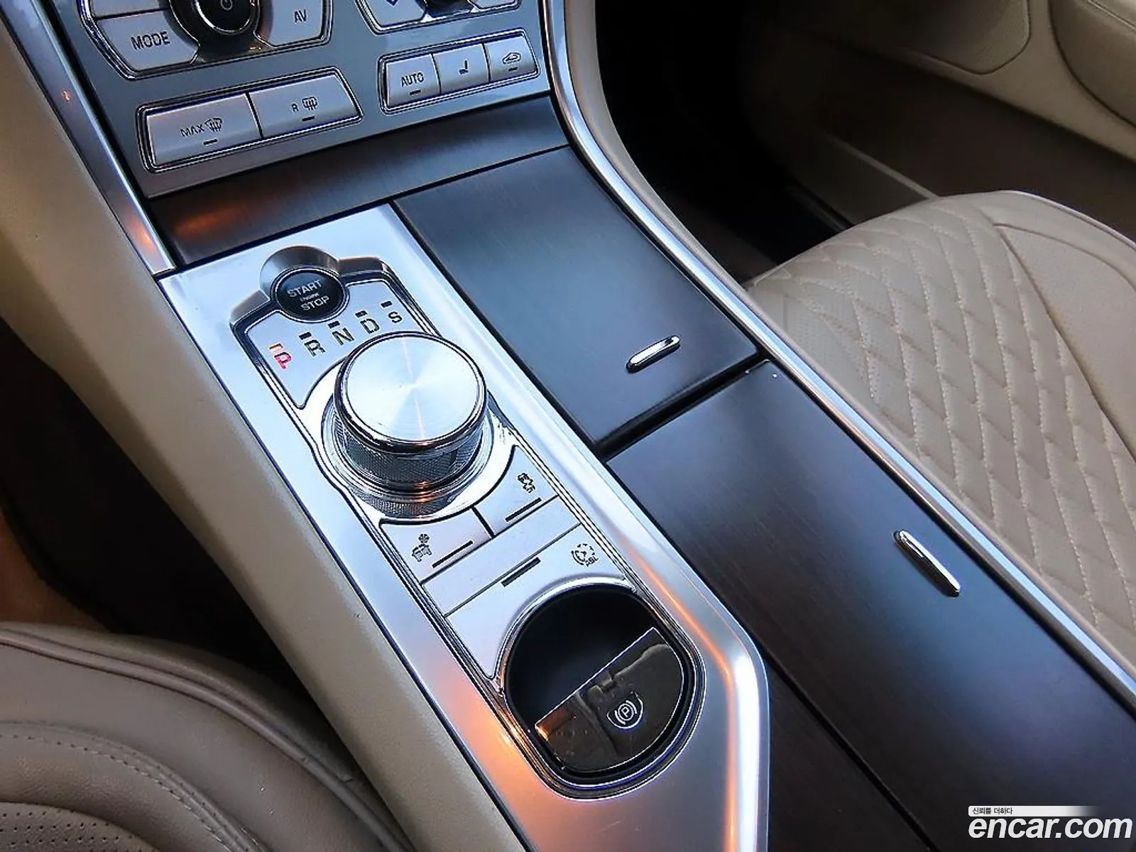 Jaguar XF 2013 — 15