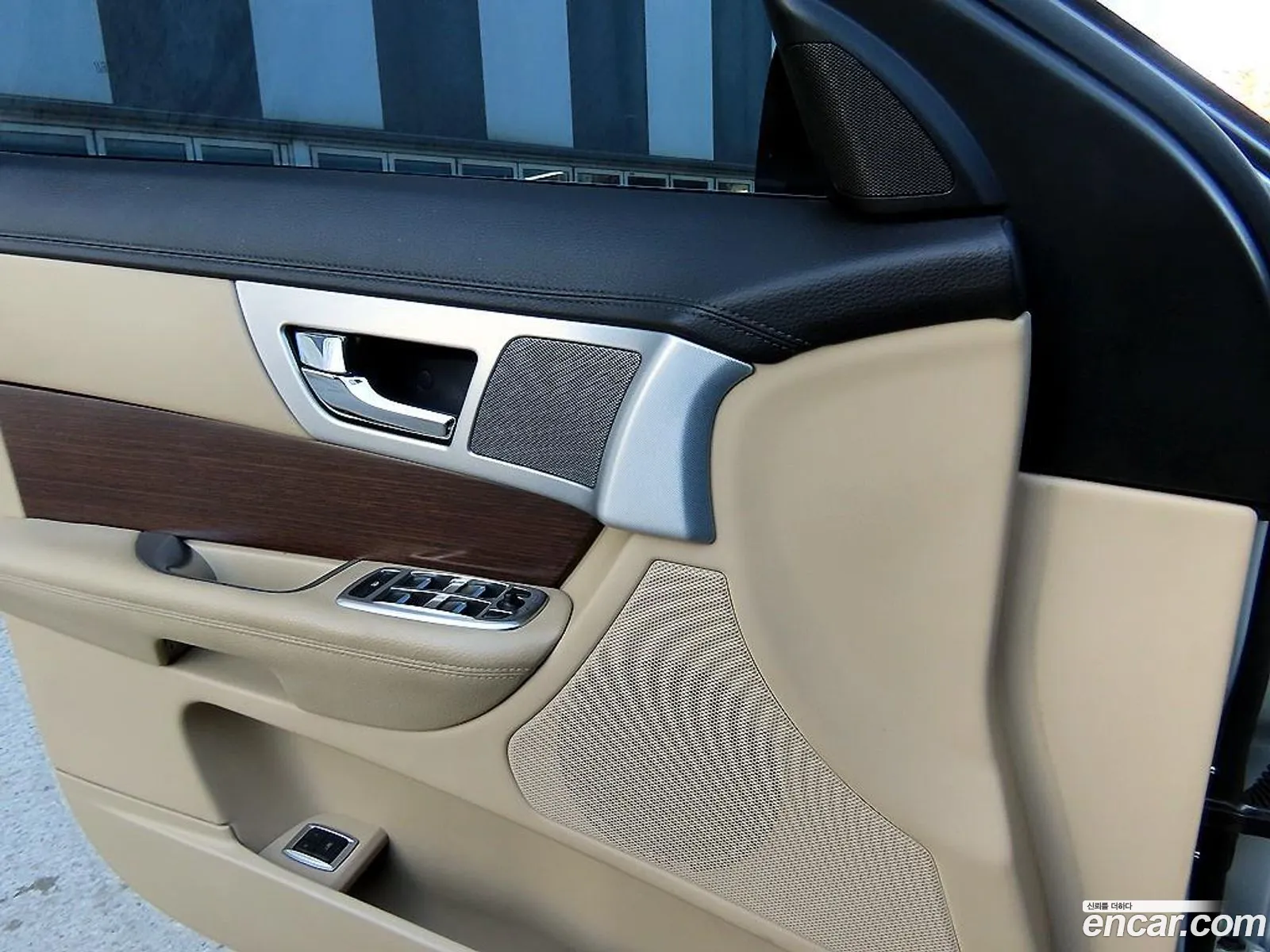 Jaguar XF 2013 — 19