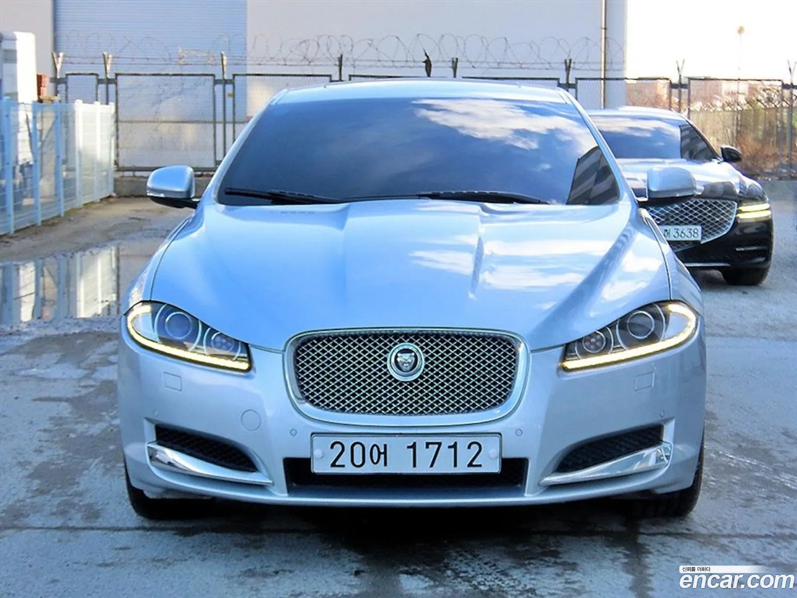 Jaguar XF 2013 — 17
